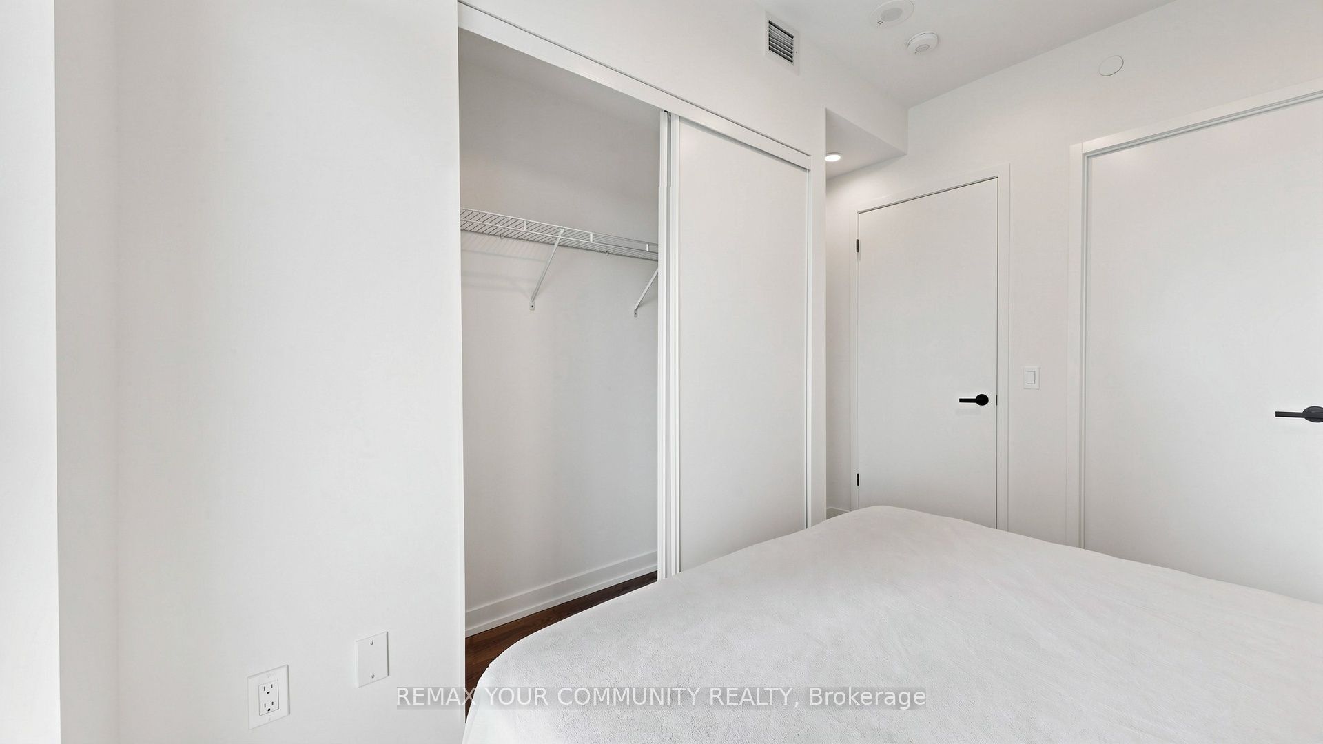 225 Commerce Street 1702 Property Photo 11