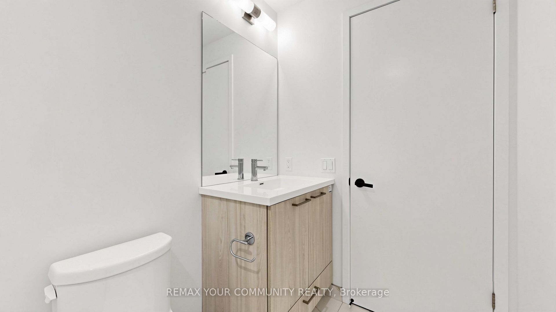 225 Commerce Street 1702 Property Photo 13