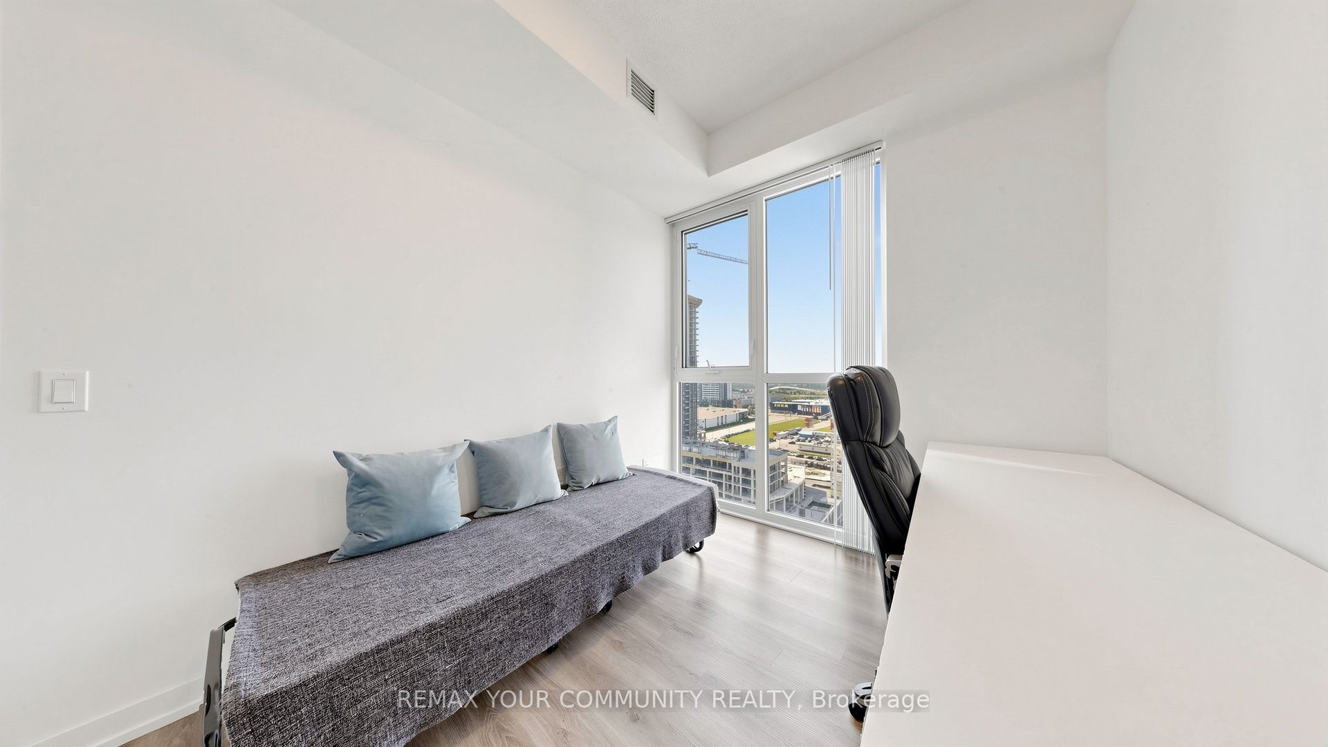 225 Commerce Street 1702 Property Photo 15