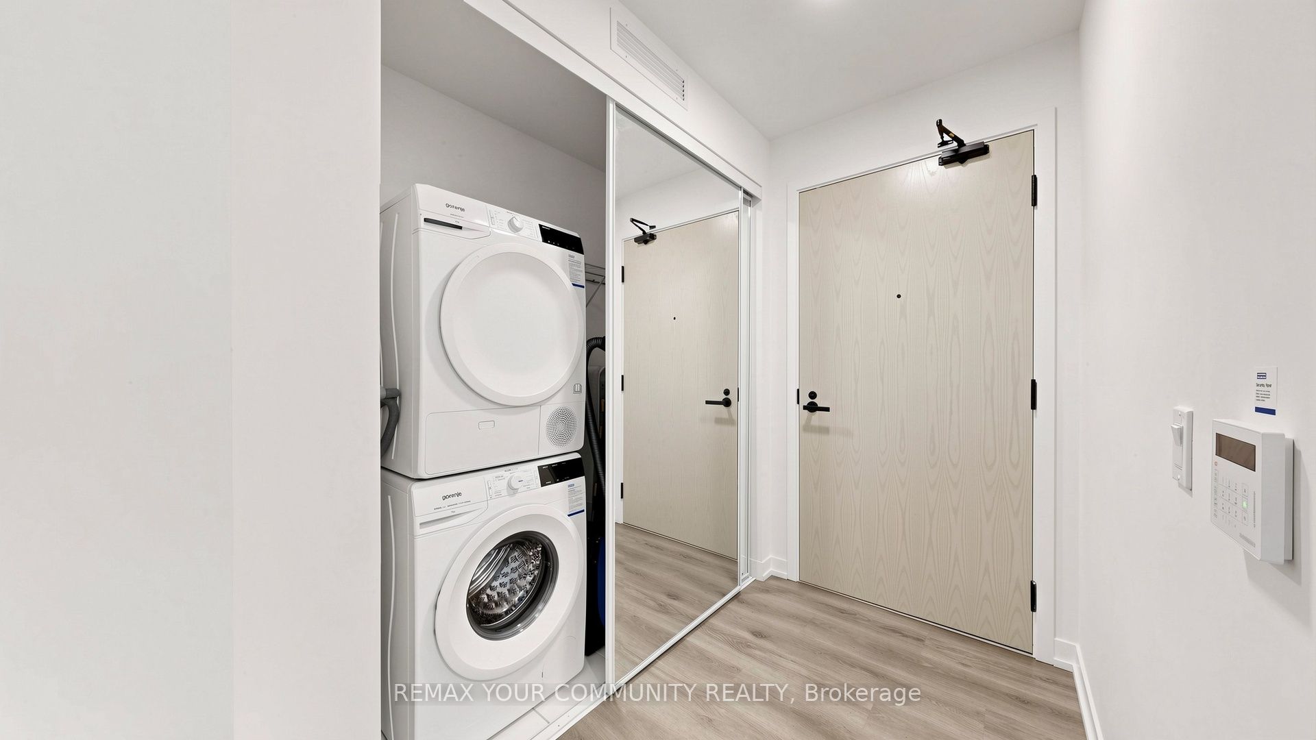 225 Commerce Street 1702 Property Photo 20