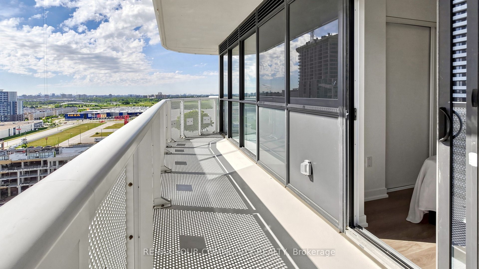 225 Commerce Street 1702 Property Photo 25