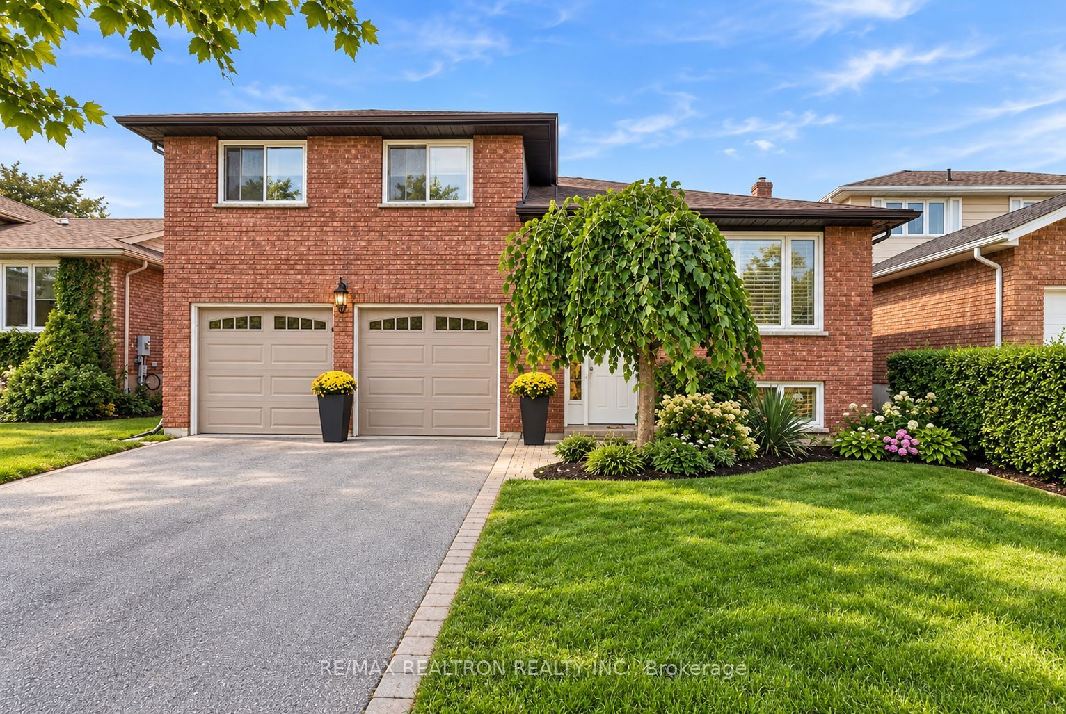 18 Castille Crescent Property Photo 1
