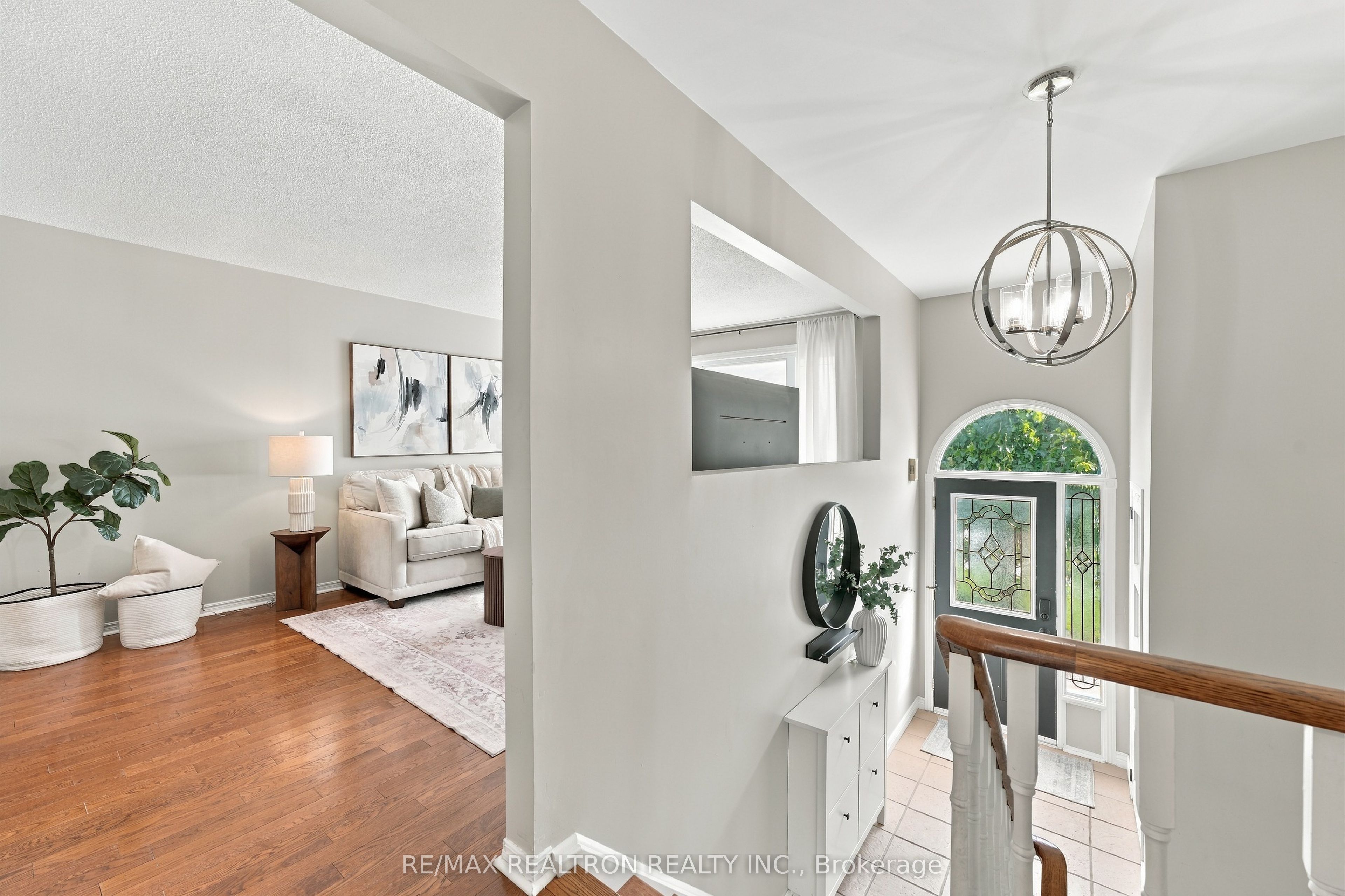 18 Castille Crescent Property Photo 2