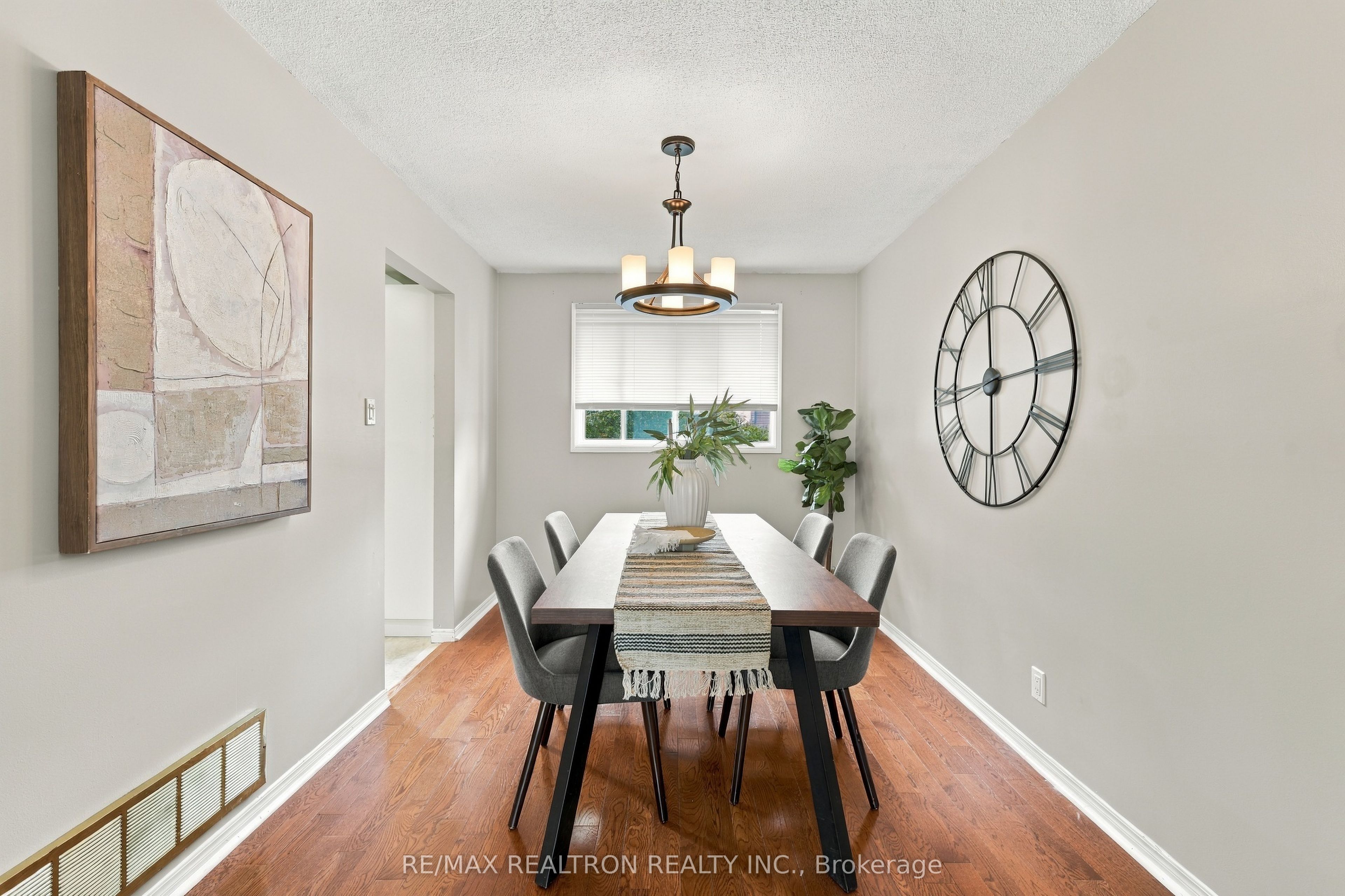 18 Castille Crescent Property Photo 6