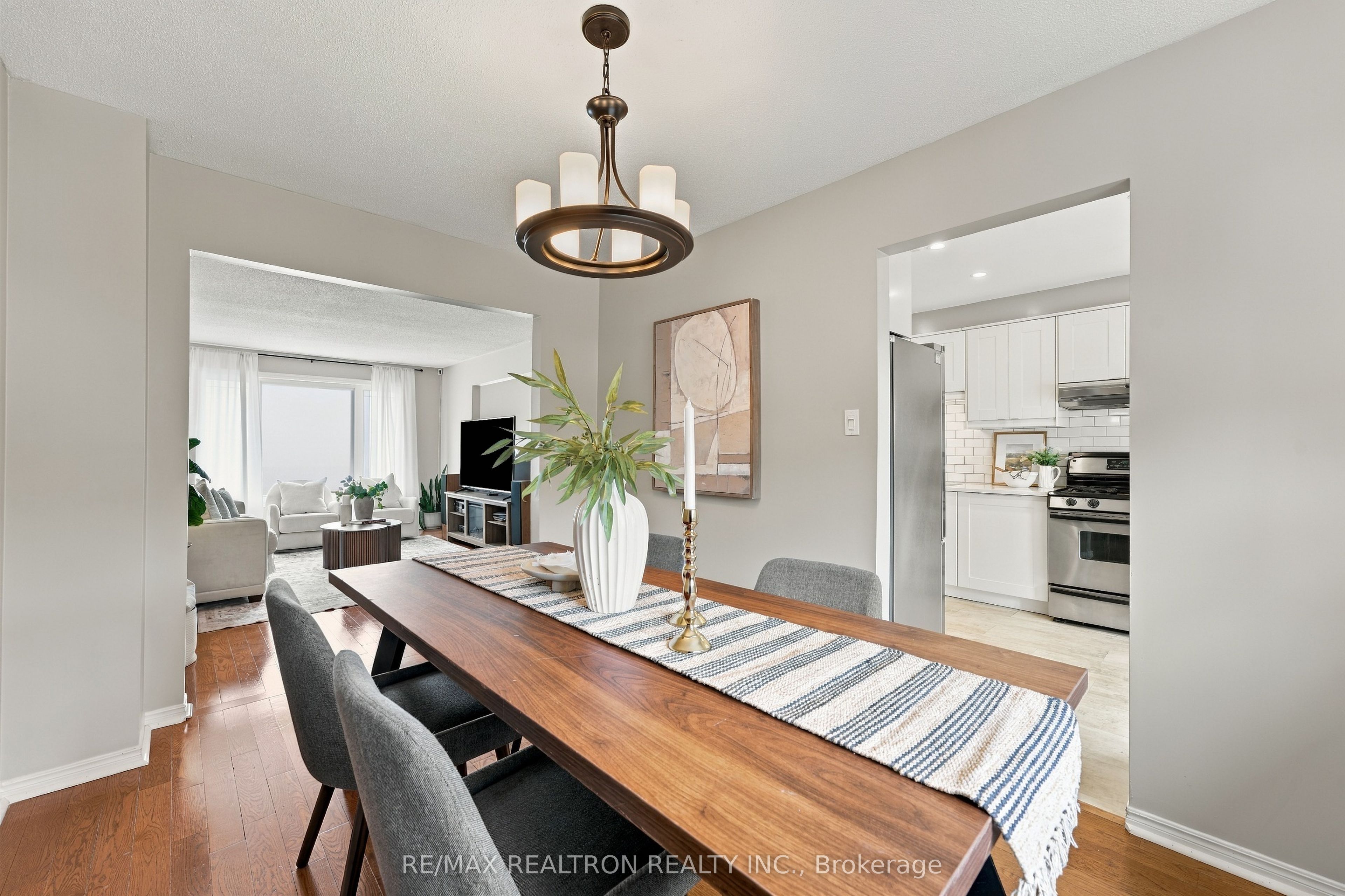 18 Castille Crescent Property Photo 7