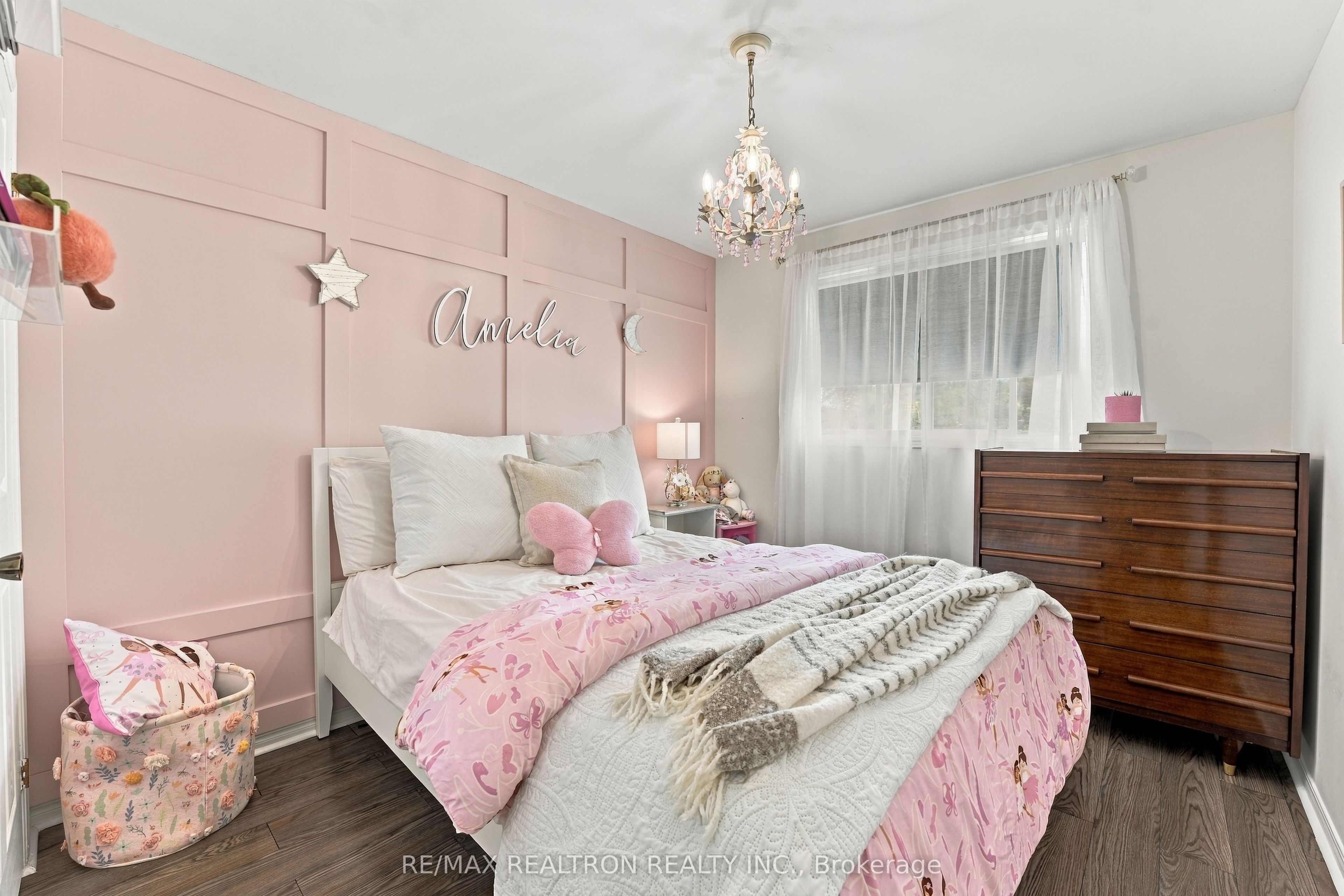 18 Castille Crescent Property Photo 18