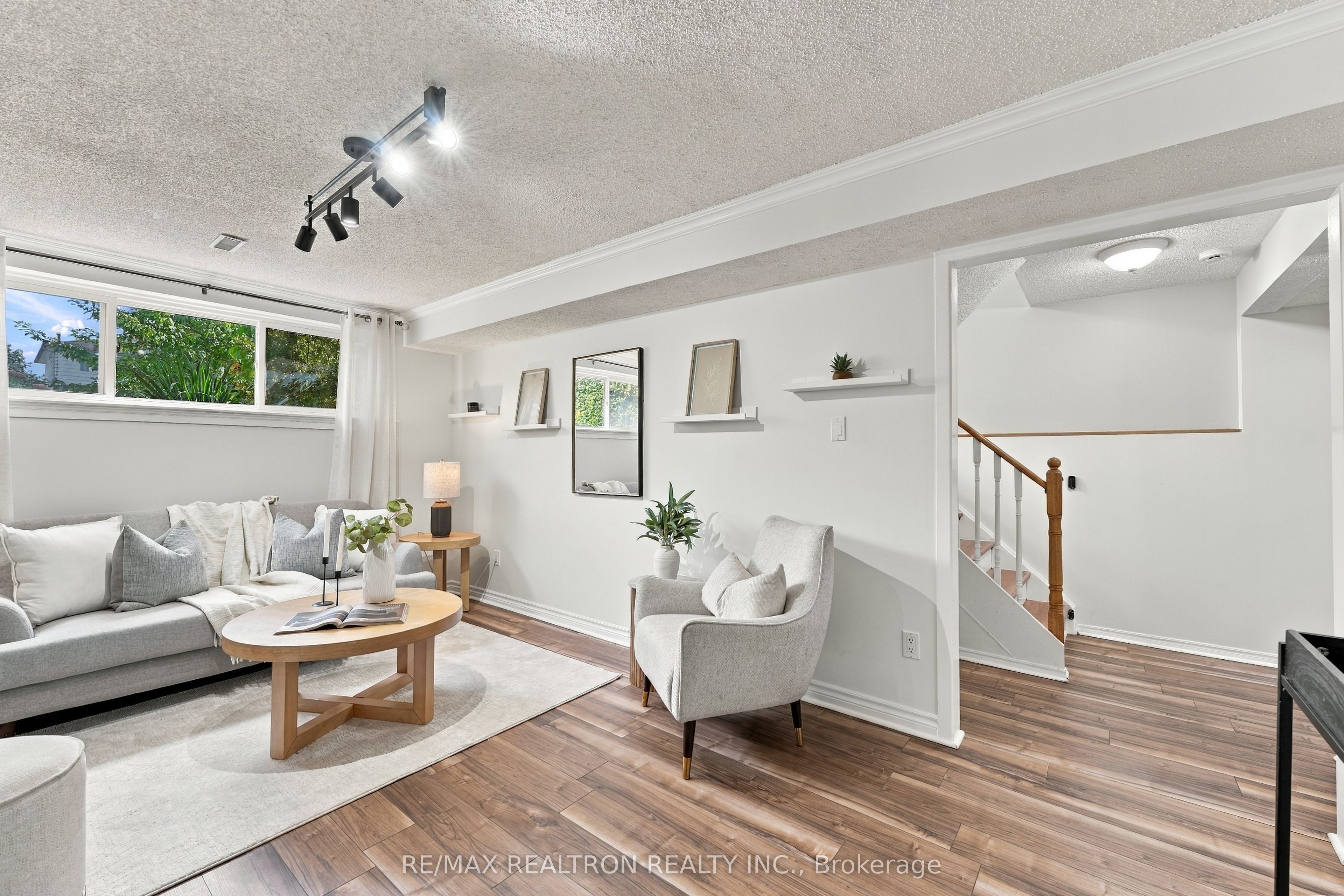 18 Castille Crescent Property Photo 24