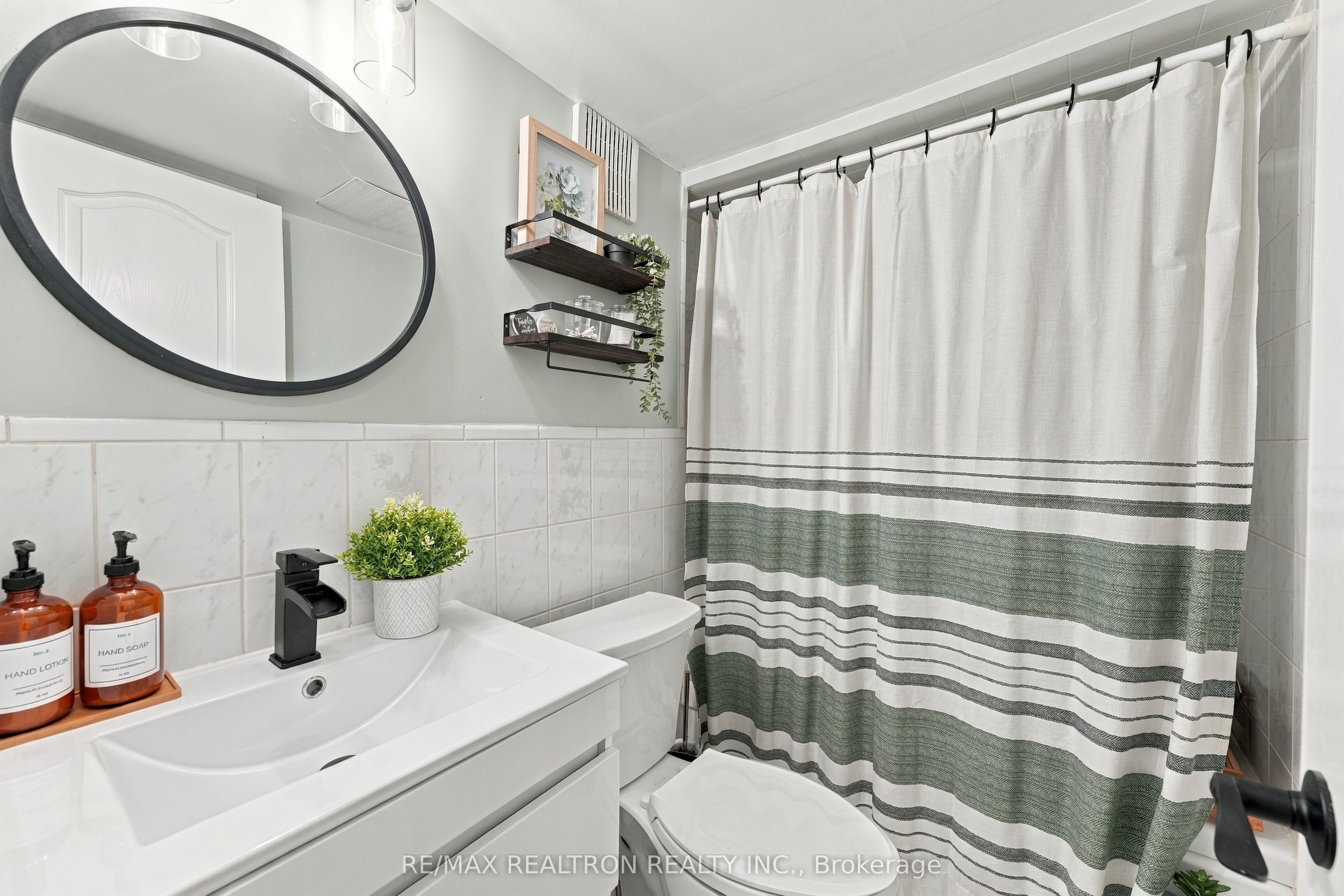 18 Castille Crescent Property Photo 25