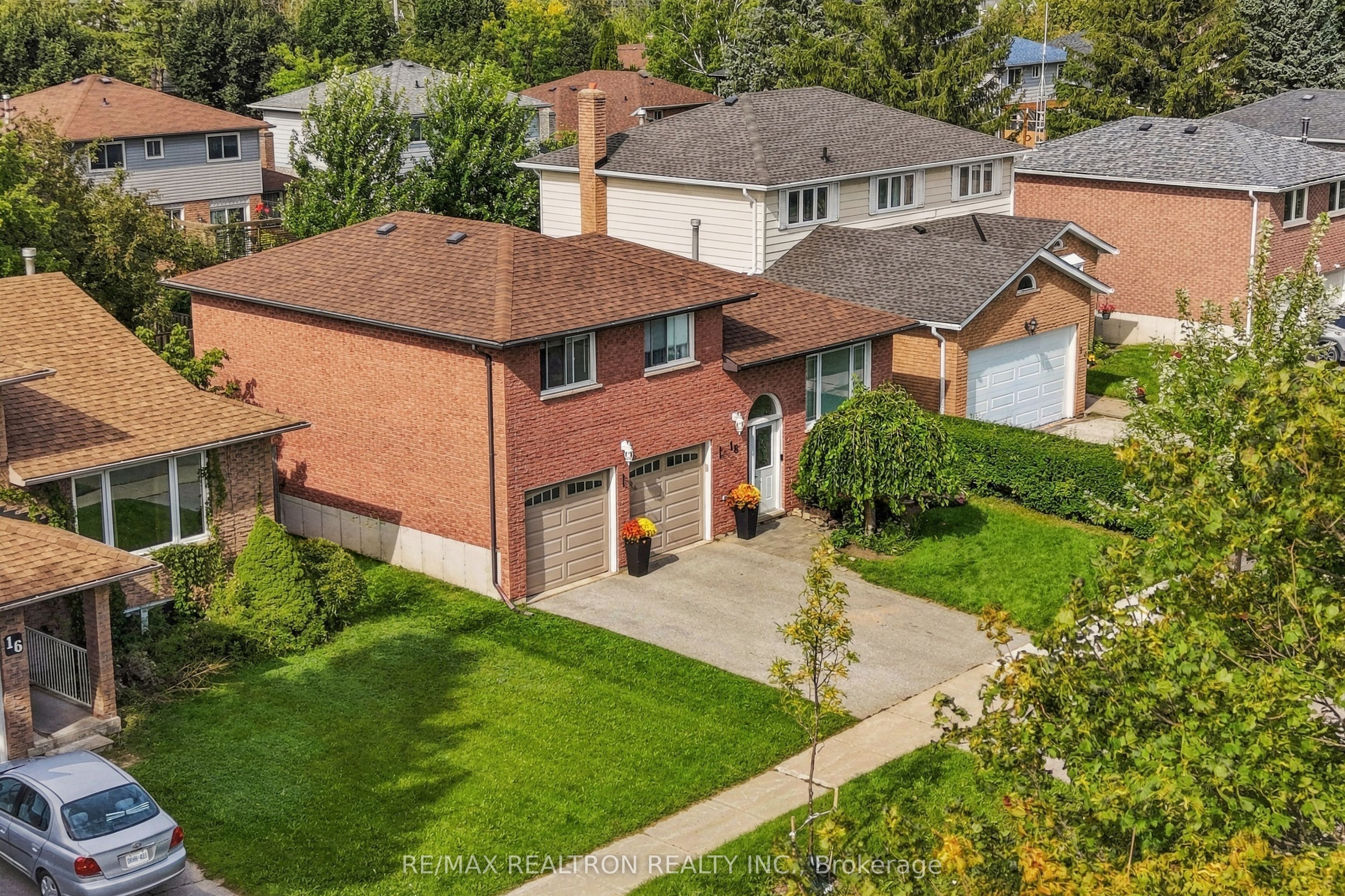 18 Castille Crescent Property Photo 34