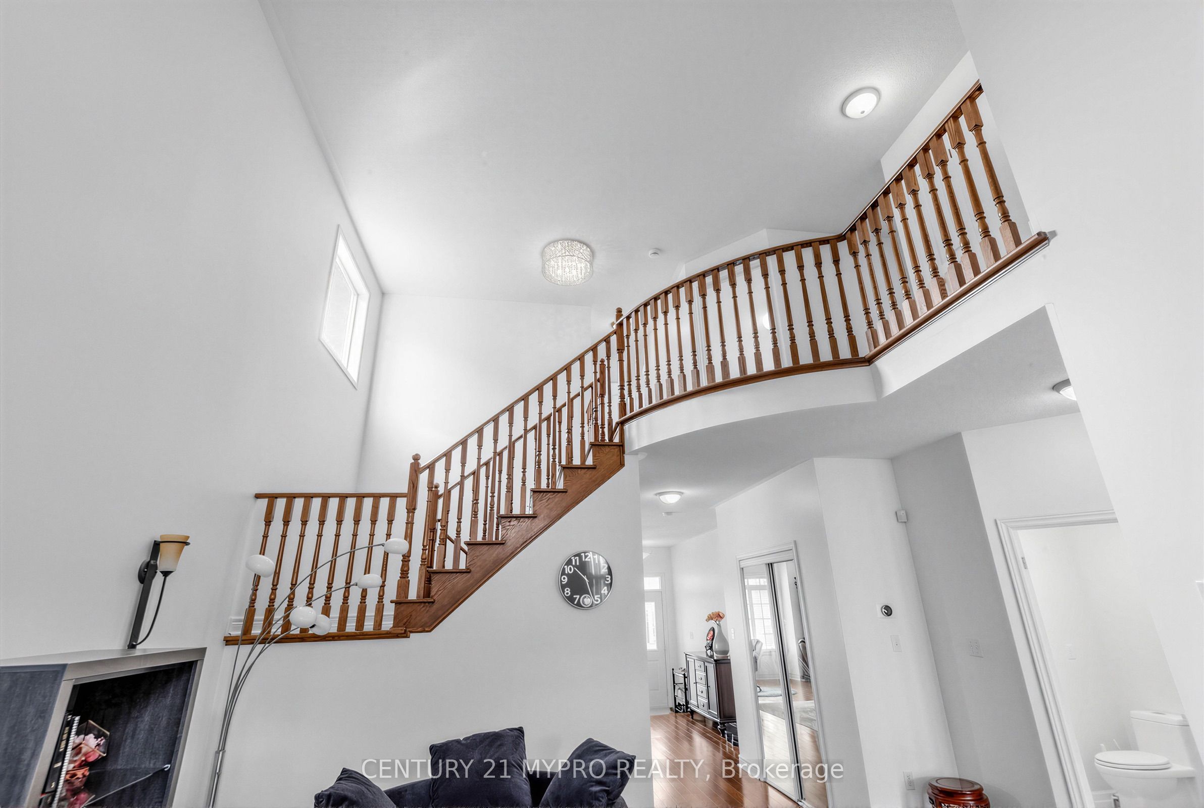250 Summeridge Drive Property Photo 15