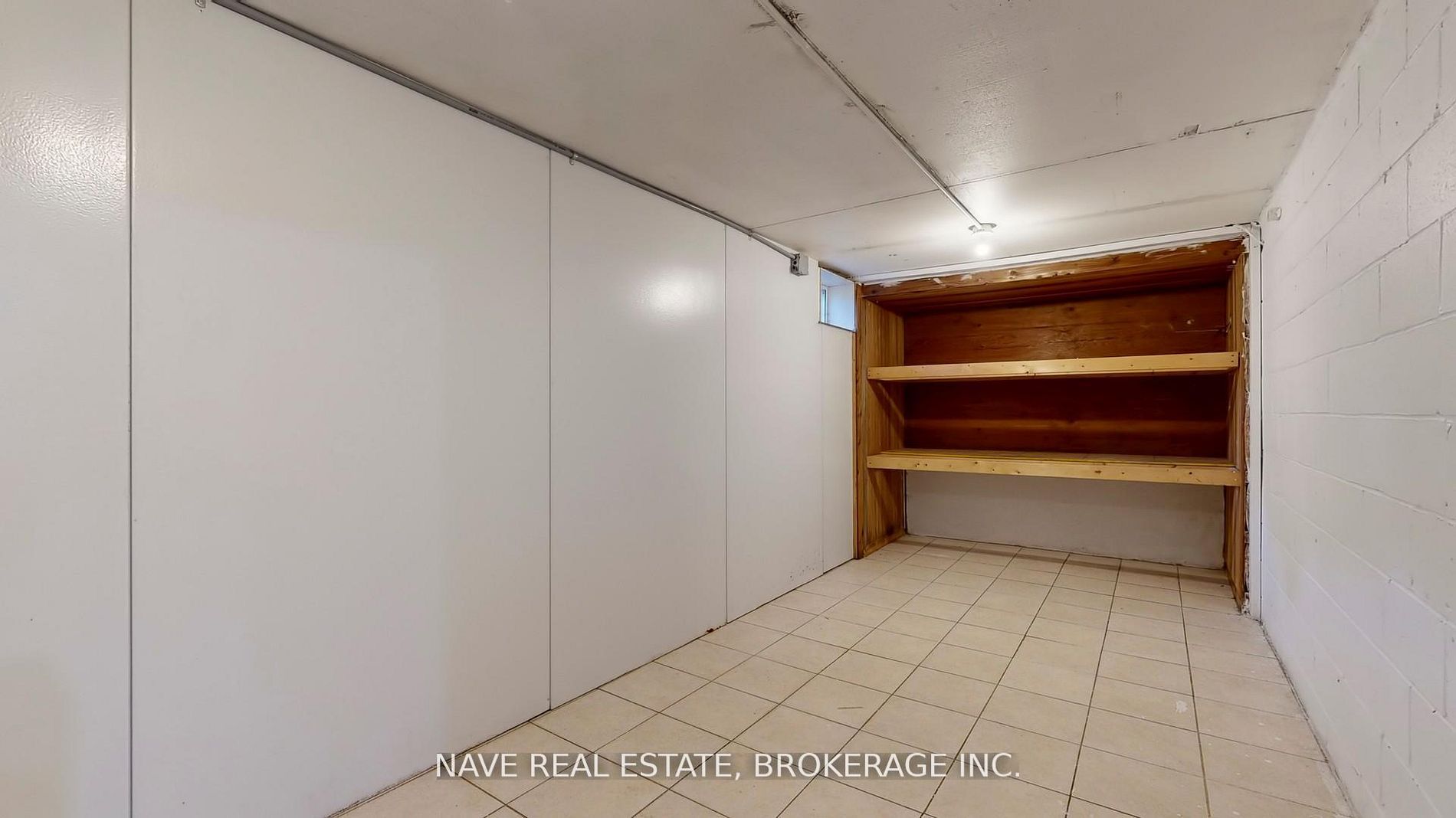 9747 Bathurst Street Property Photo 37