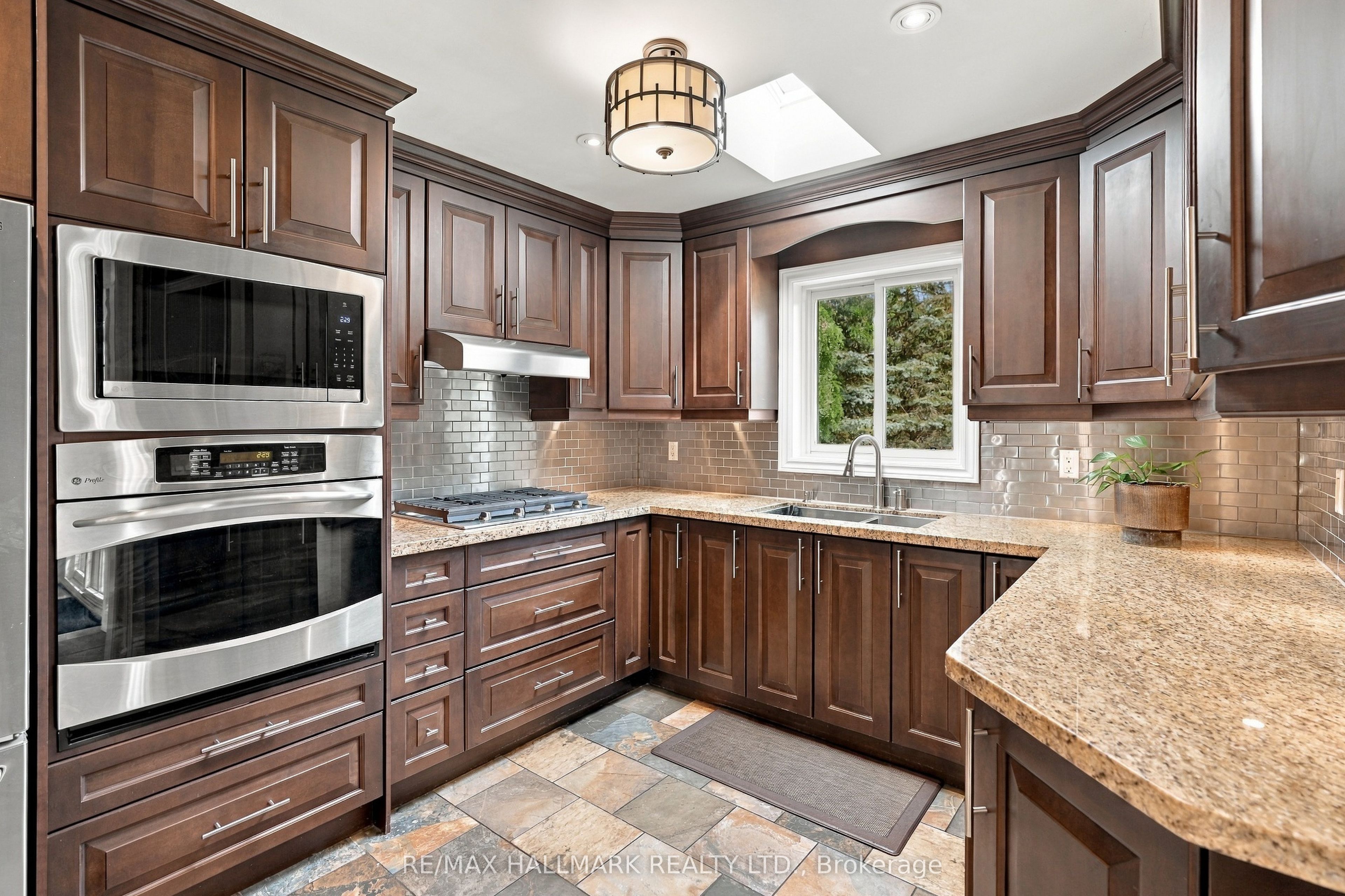 13 Toby Court Property Photo 14