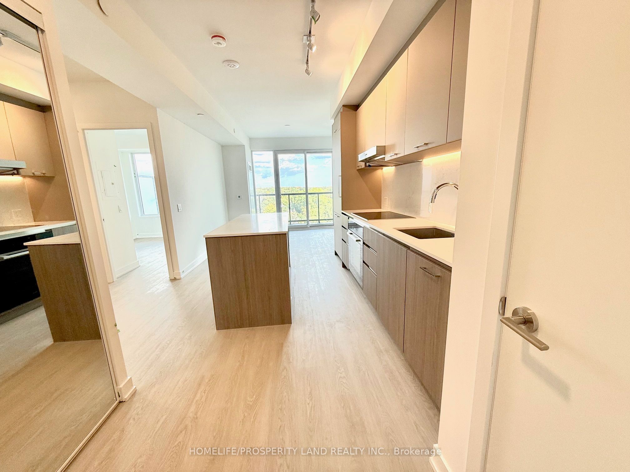8188 Yonge Street 814 Property Photo 1
