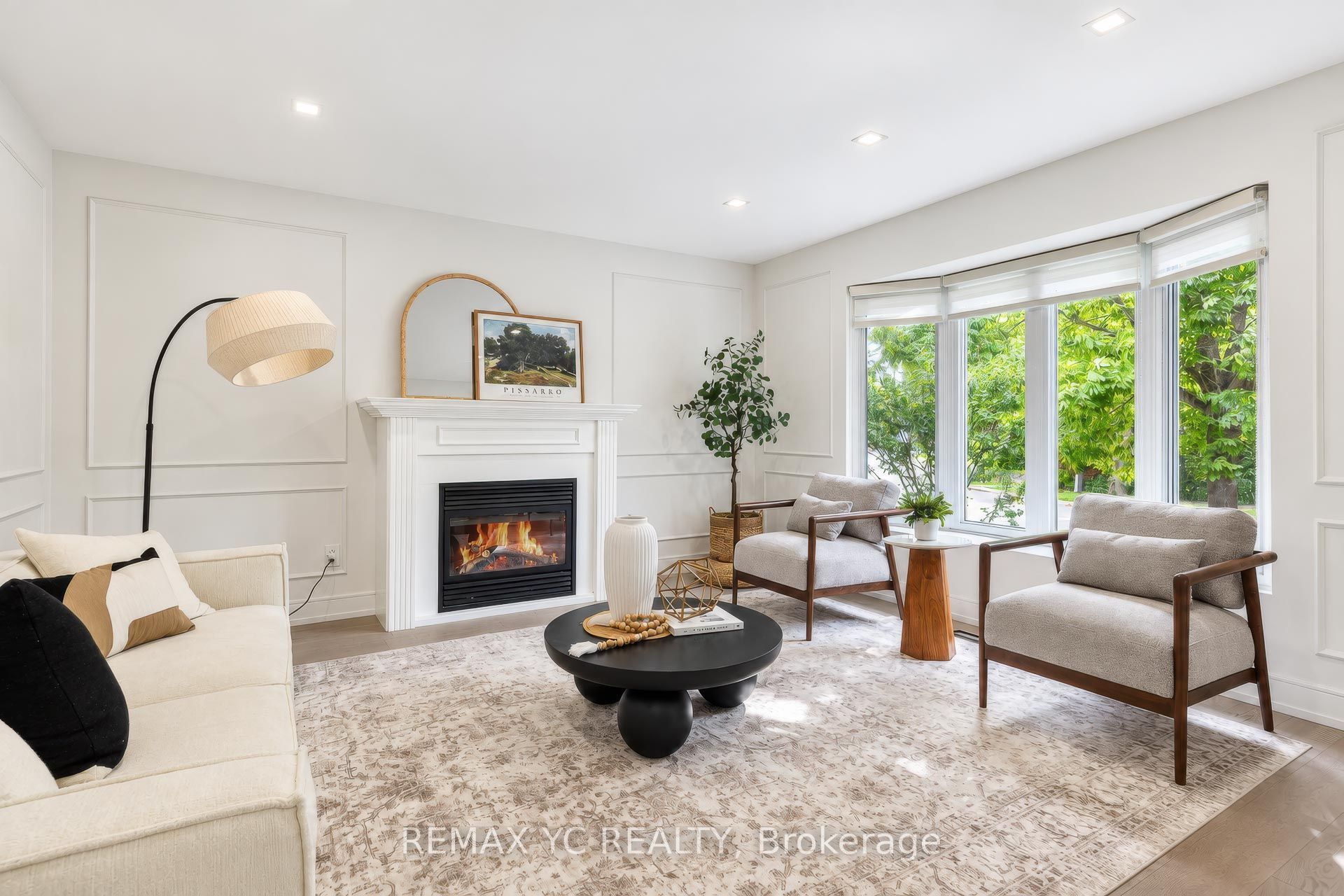4 Simmons Crescent Property Photo 2
