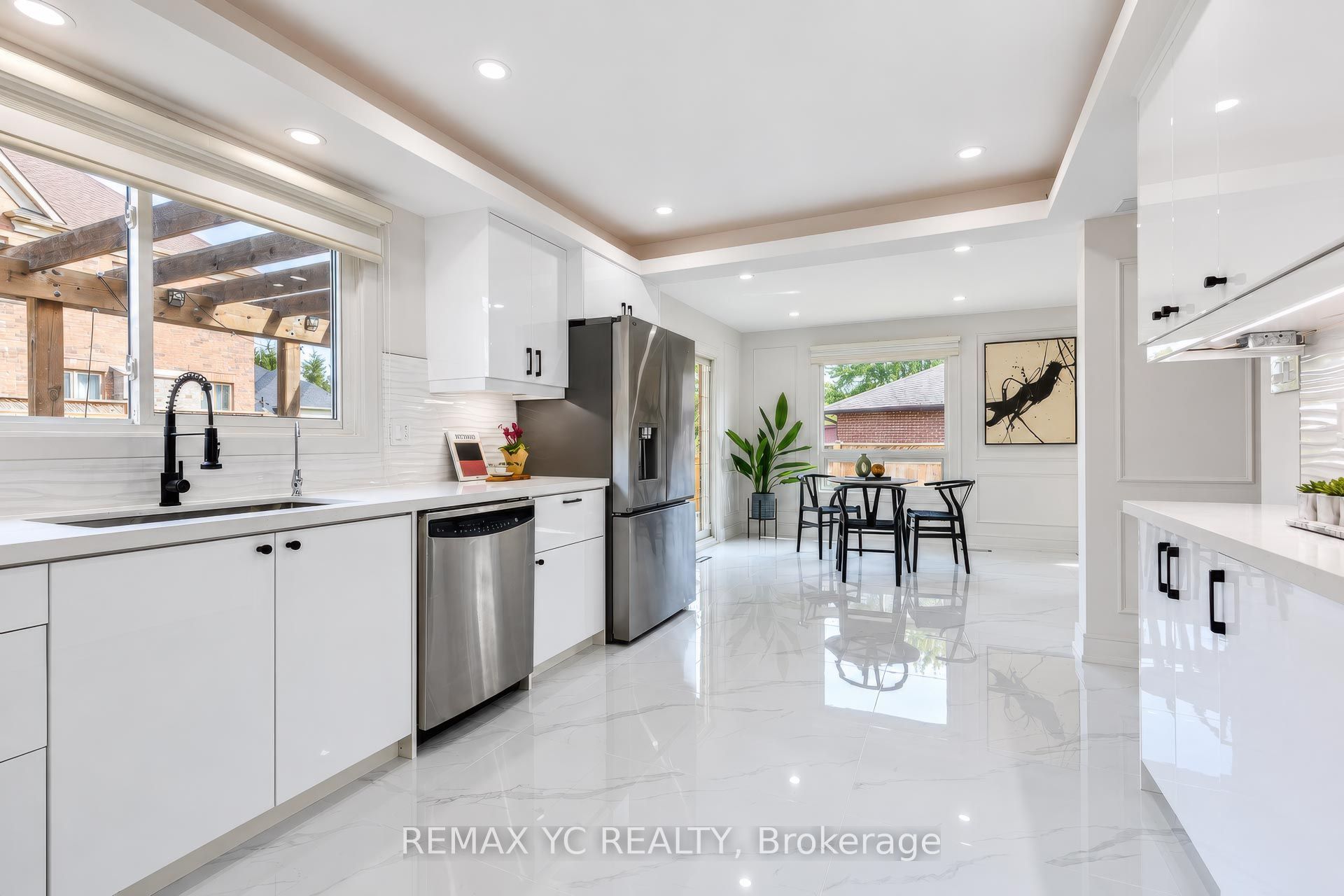 4 Simmons Crescent Property Photo 15