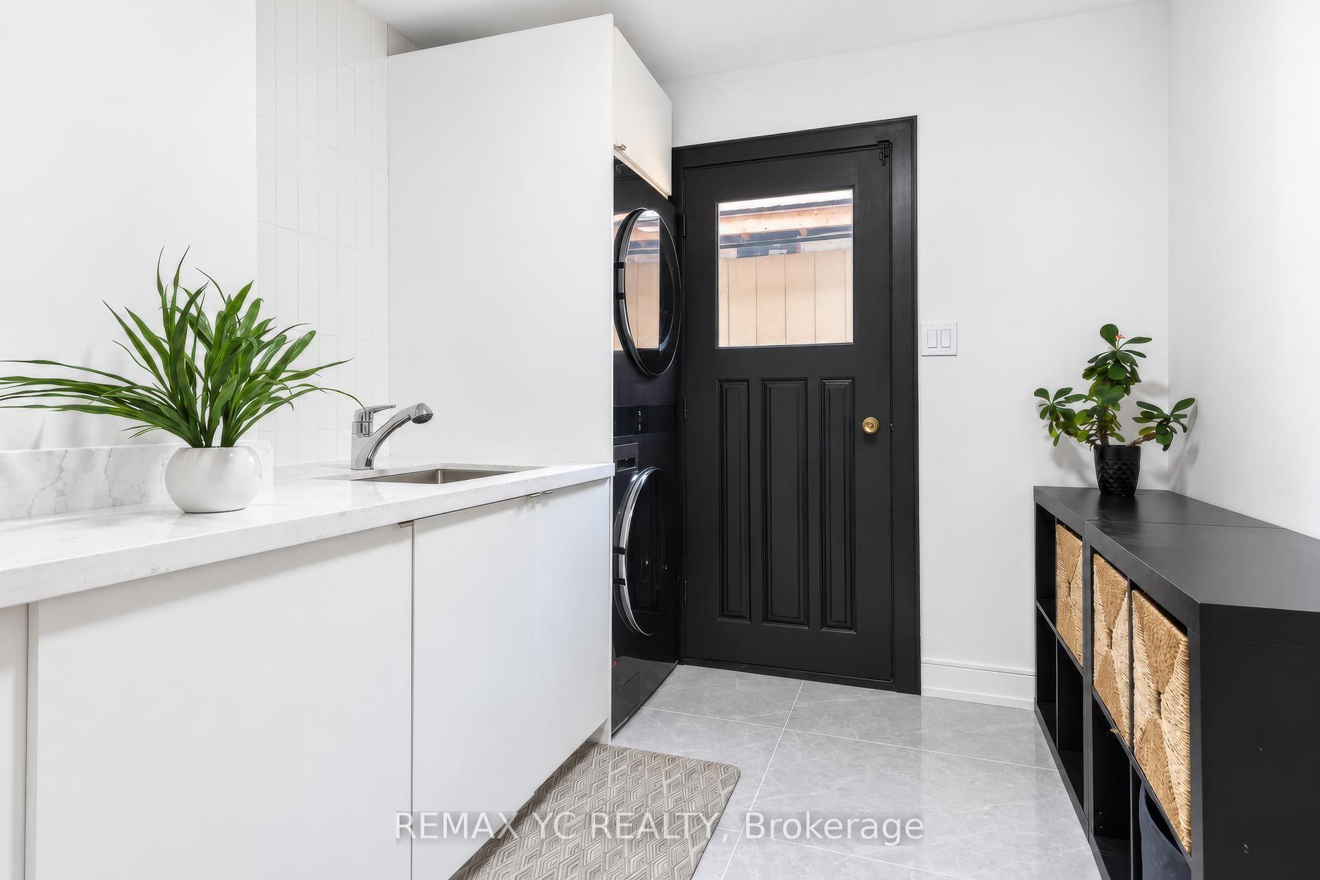 4 Simmons Crescent Property Photo 18