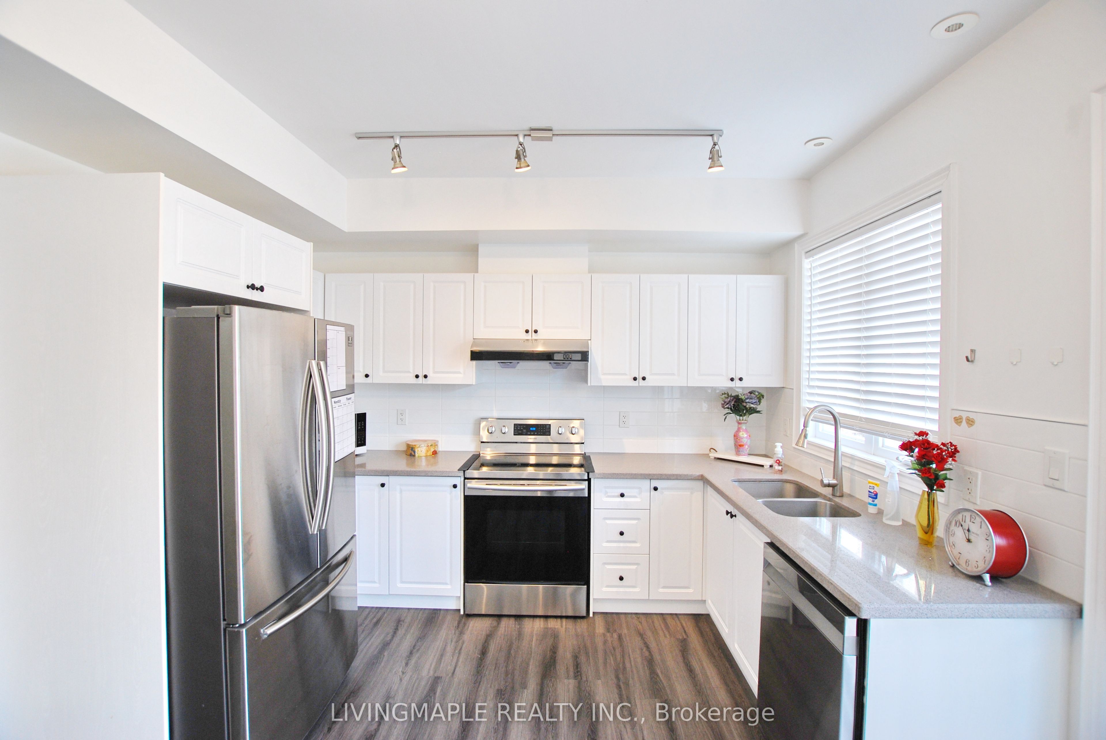 26 Times Avenue Property Photo 16