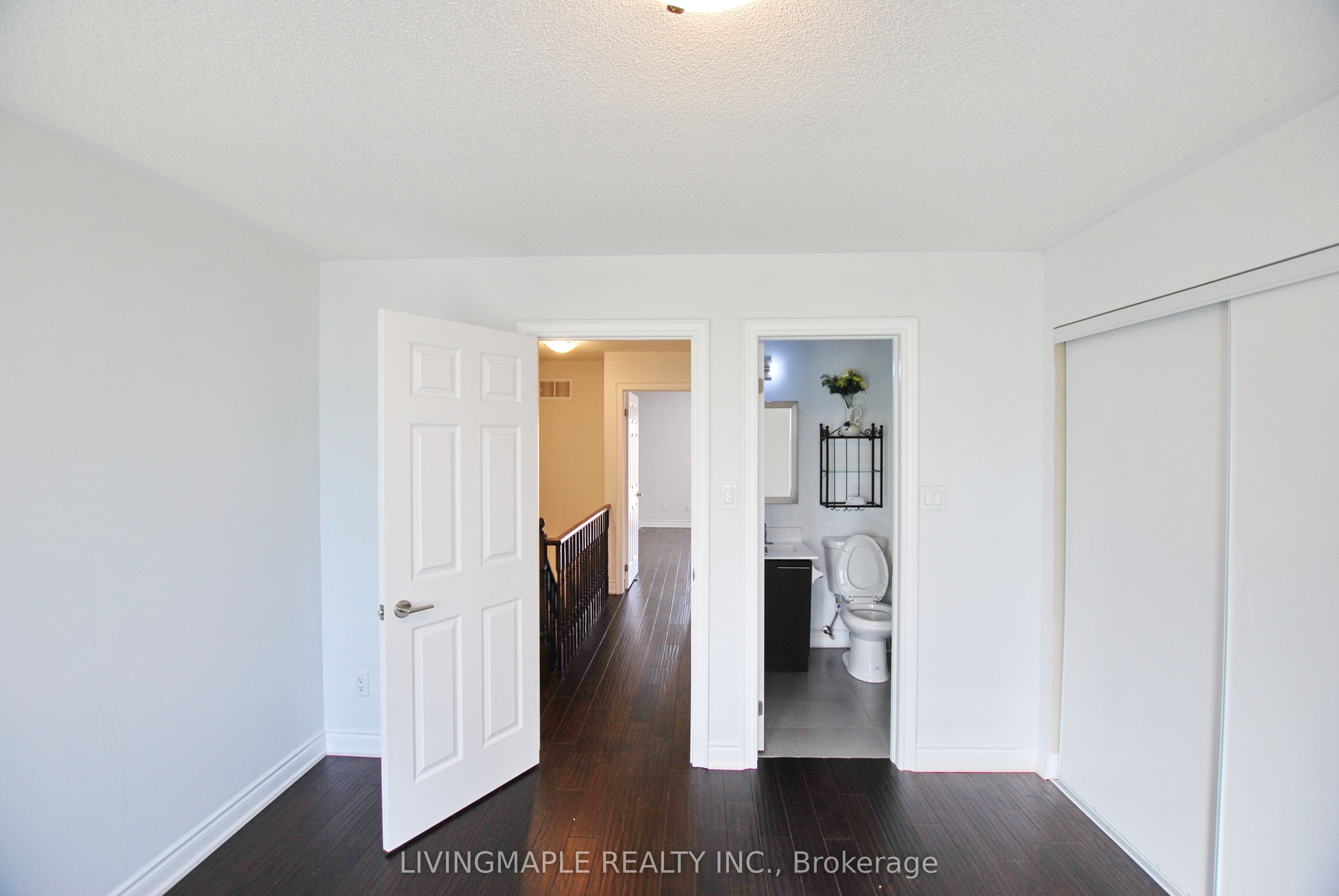 26 Times Avenue Property Photo 23