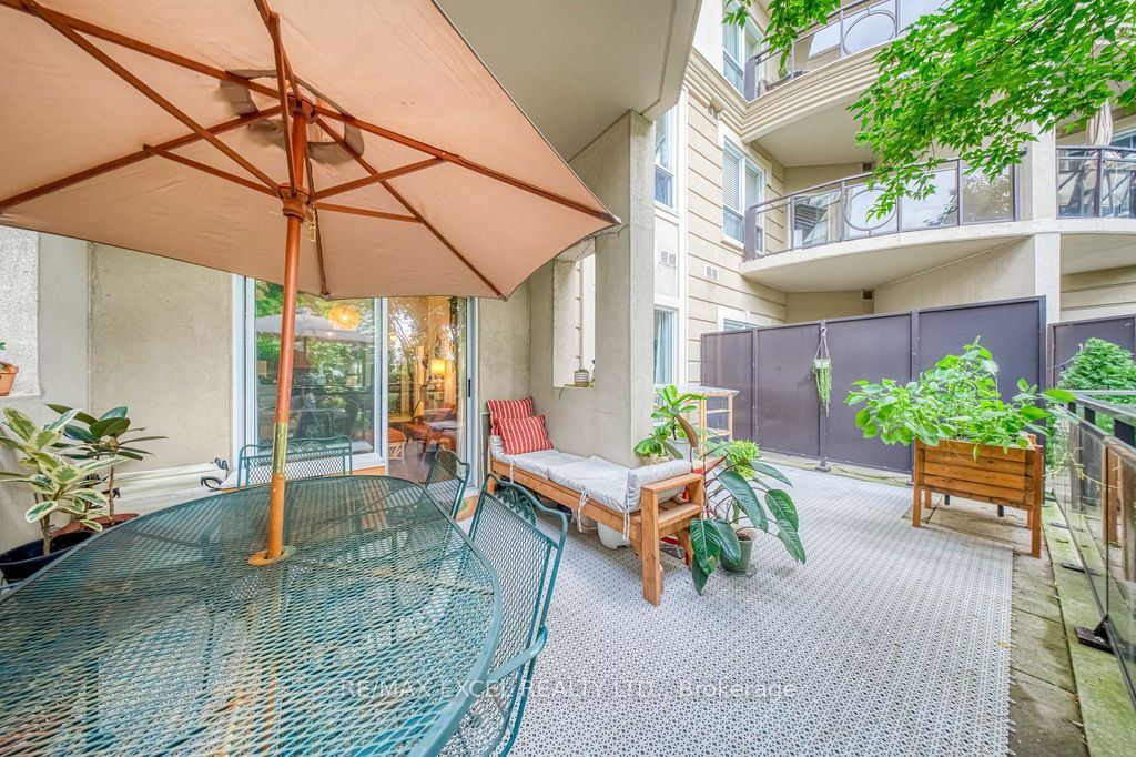 8 Maison Parc Court 102 Property Photo 1