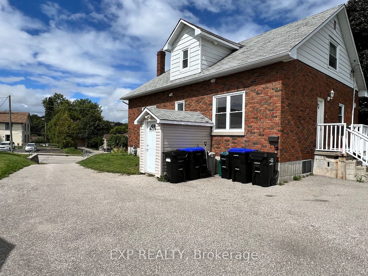205 Simcoe Road Lower Property Photo 3