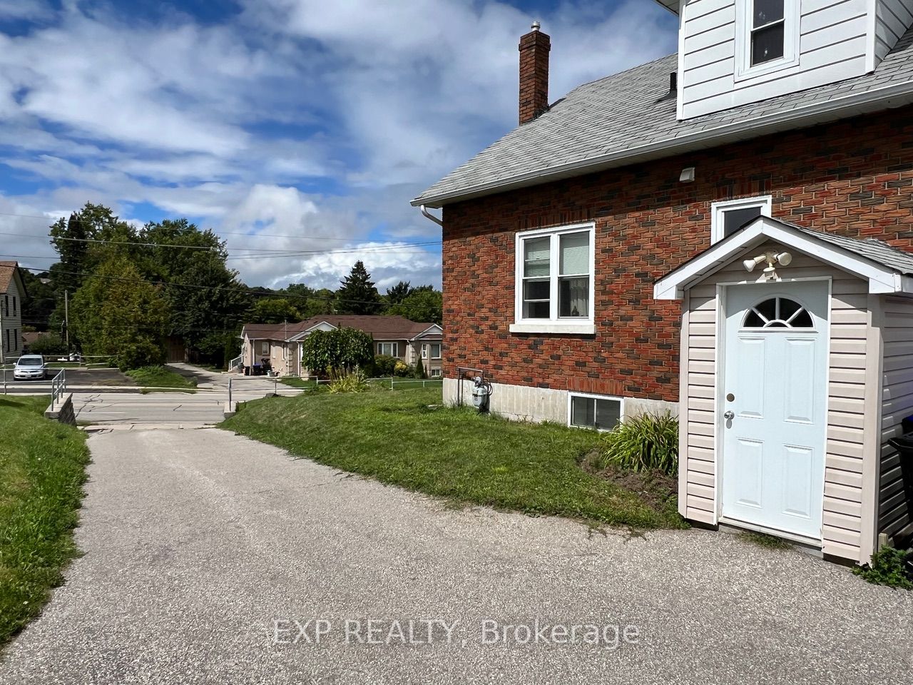 205 Simcoe Road Lower Property Photo 4