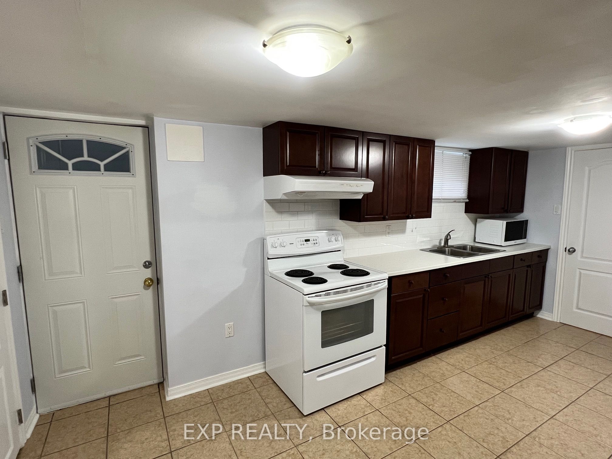 205 Simcoe Road Lower Property Photo 6