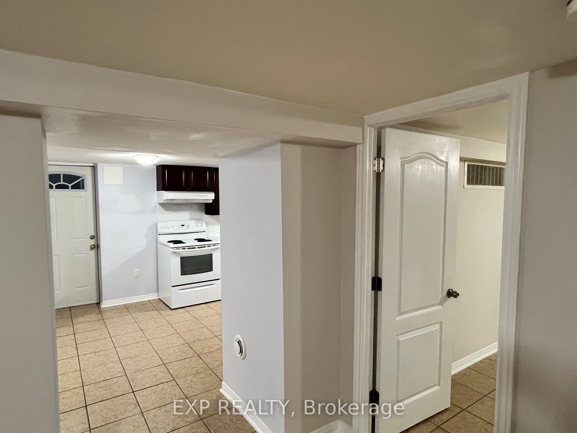 205 Simcoe Road Lower Property Photo 10