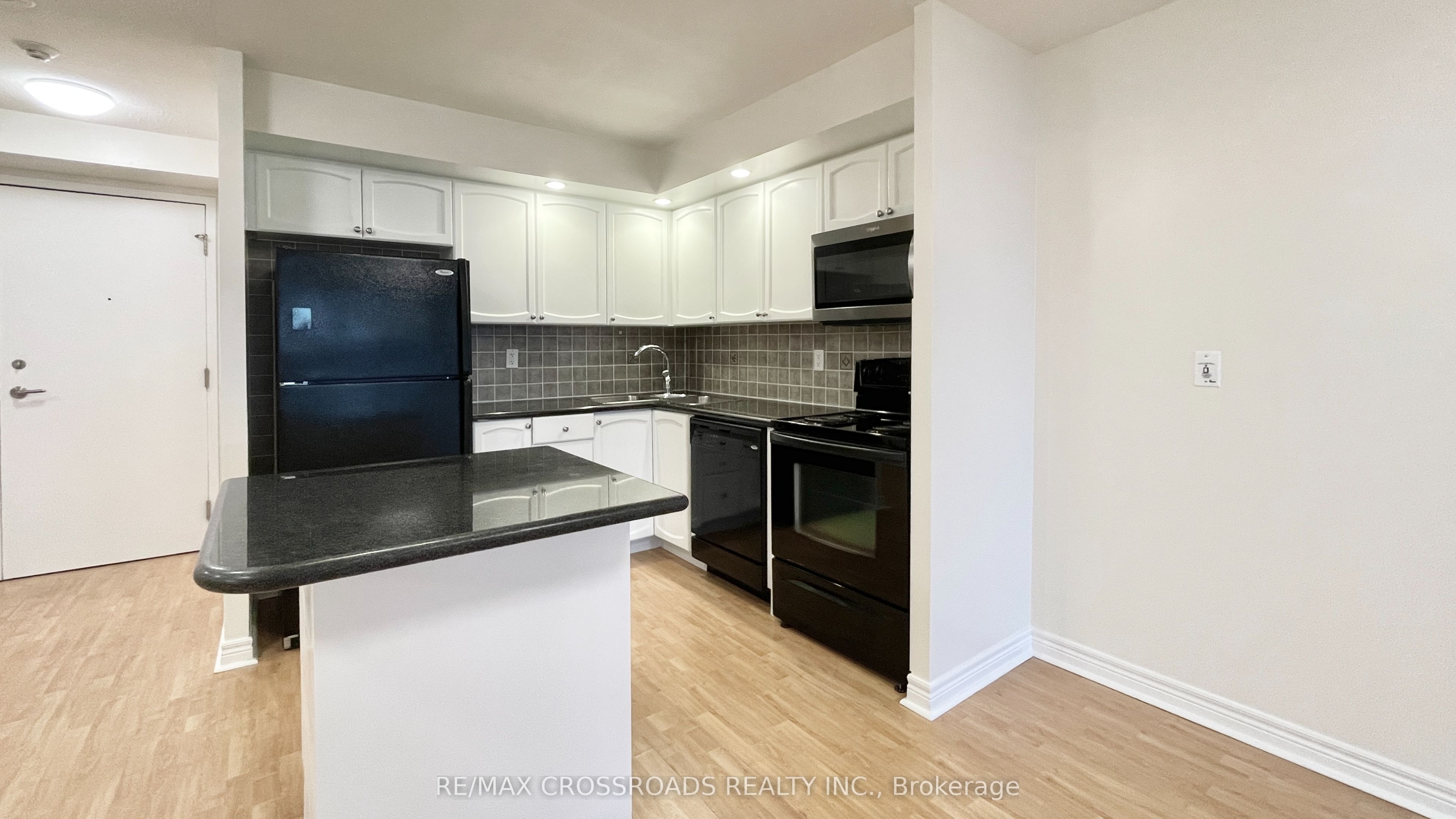 33 Cox Boulevard 607 Property Photo 4