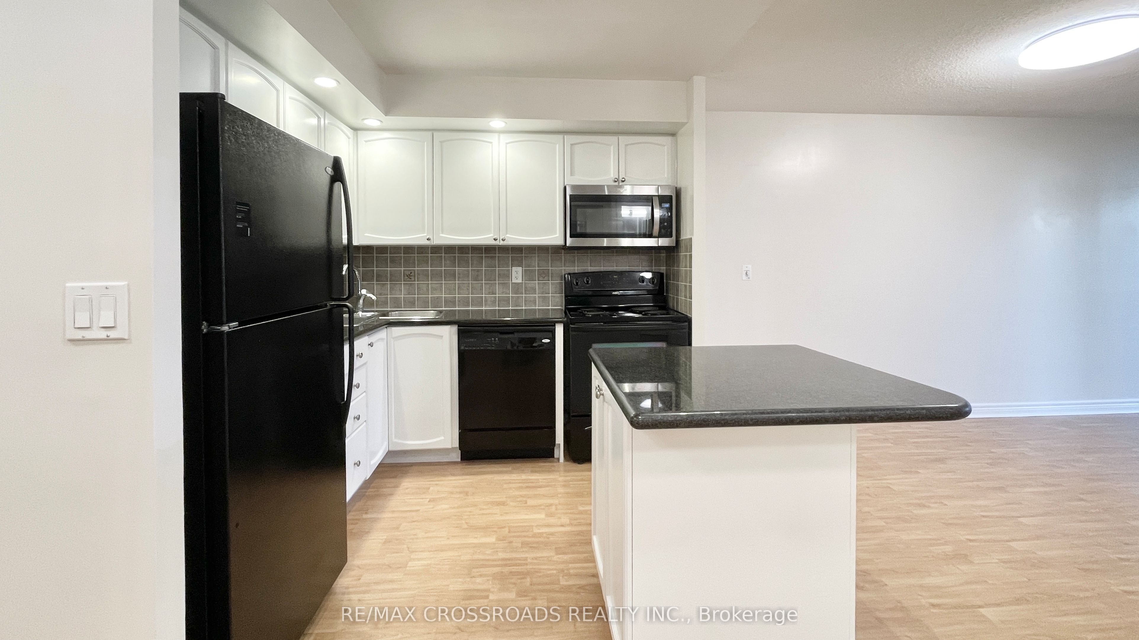 33 Cox Boulevard 607 Property Photo 5