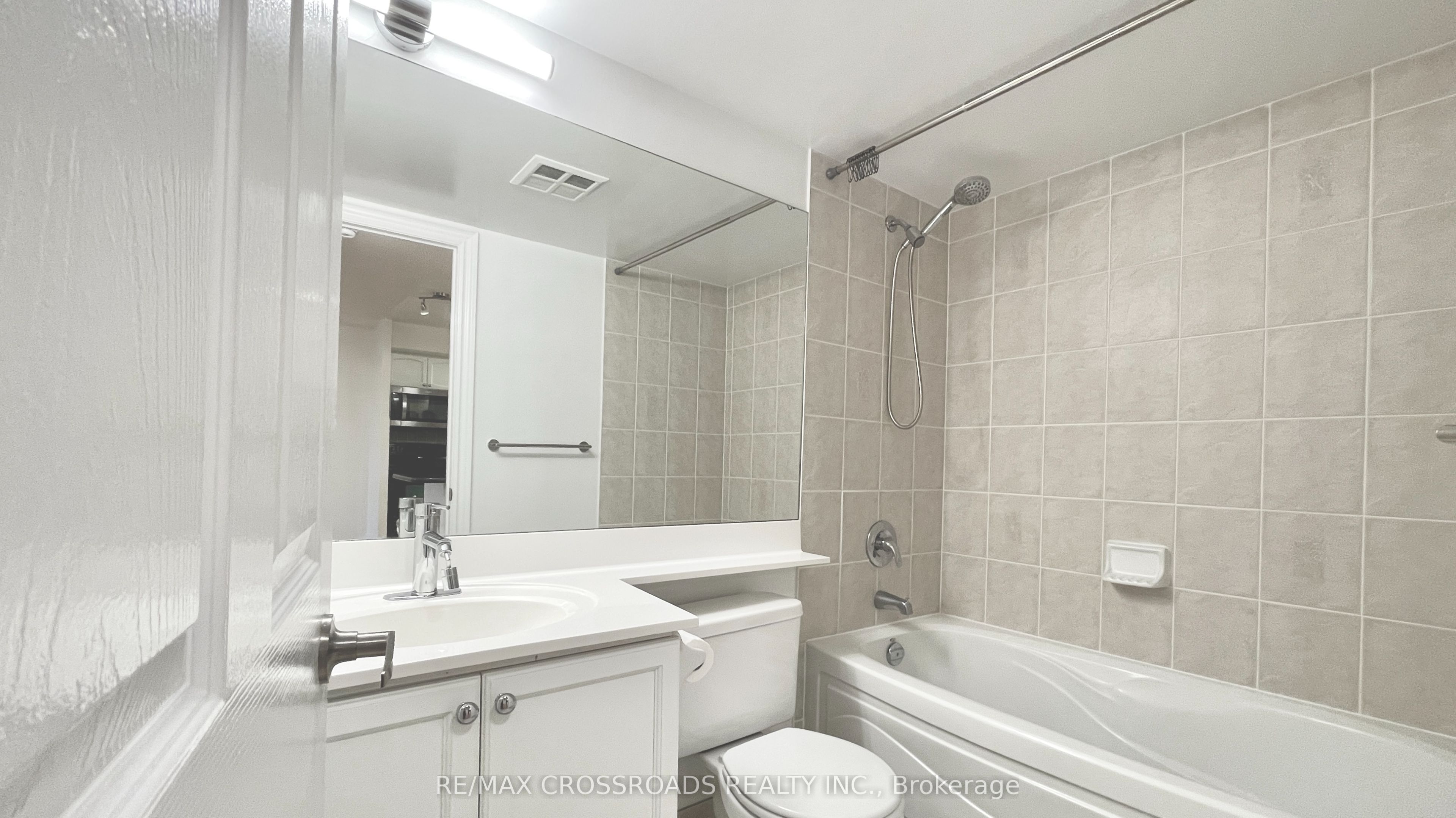 33 Cox Boulevard 607 Property Photo 8