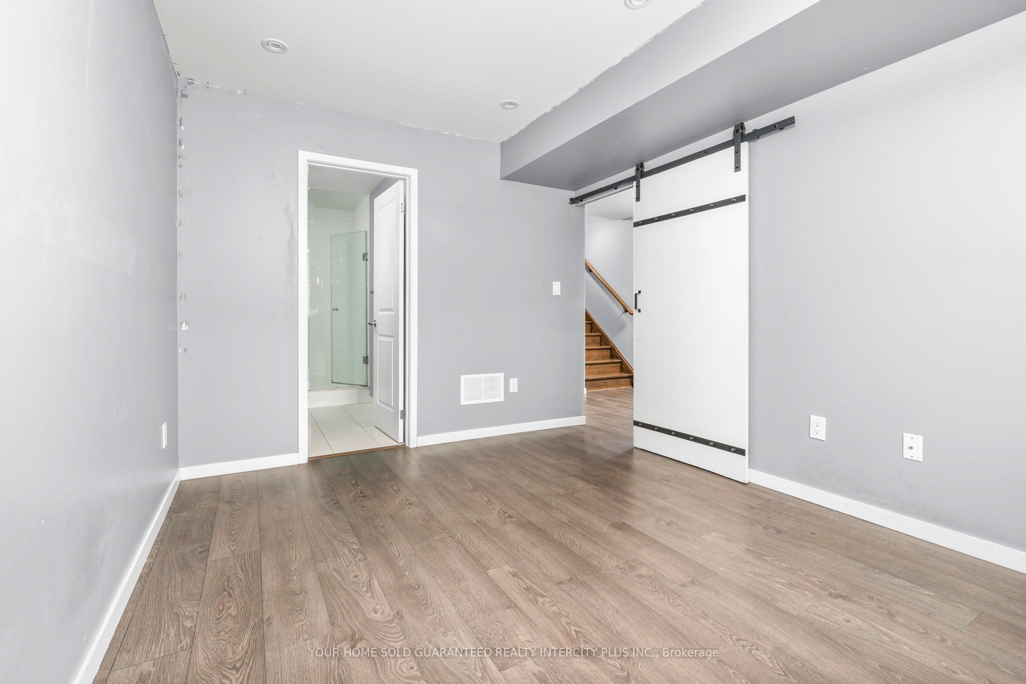 3910 Major Mackenzie Drive Property Photo 7