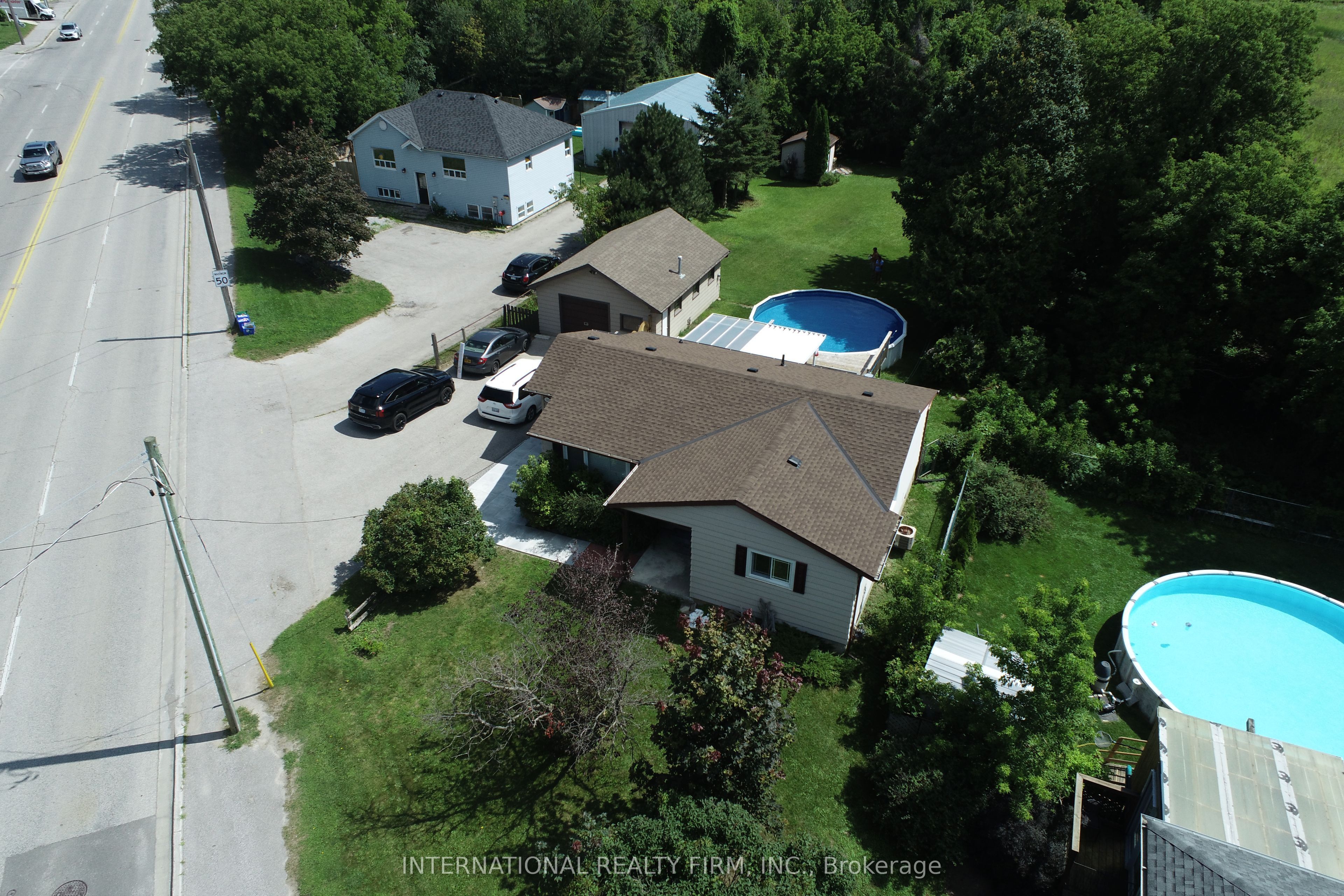 533 The Queensway S Street Property Photo 1