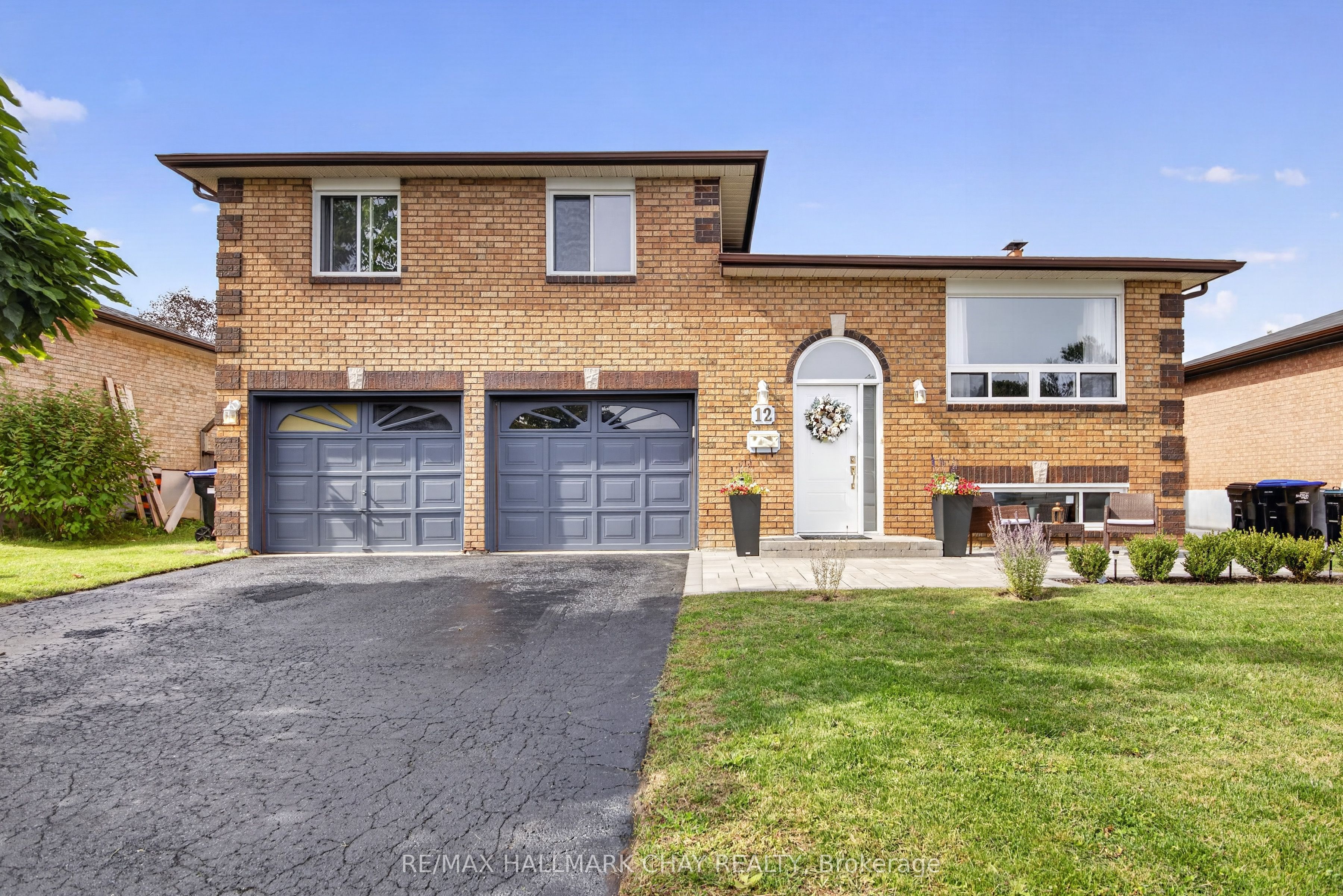 12 Mansonic Way Property Photo 1