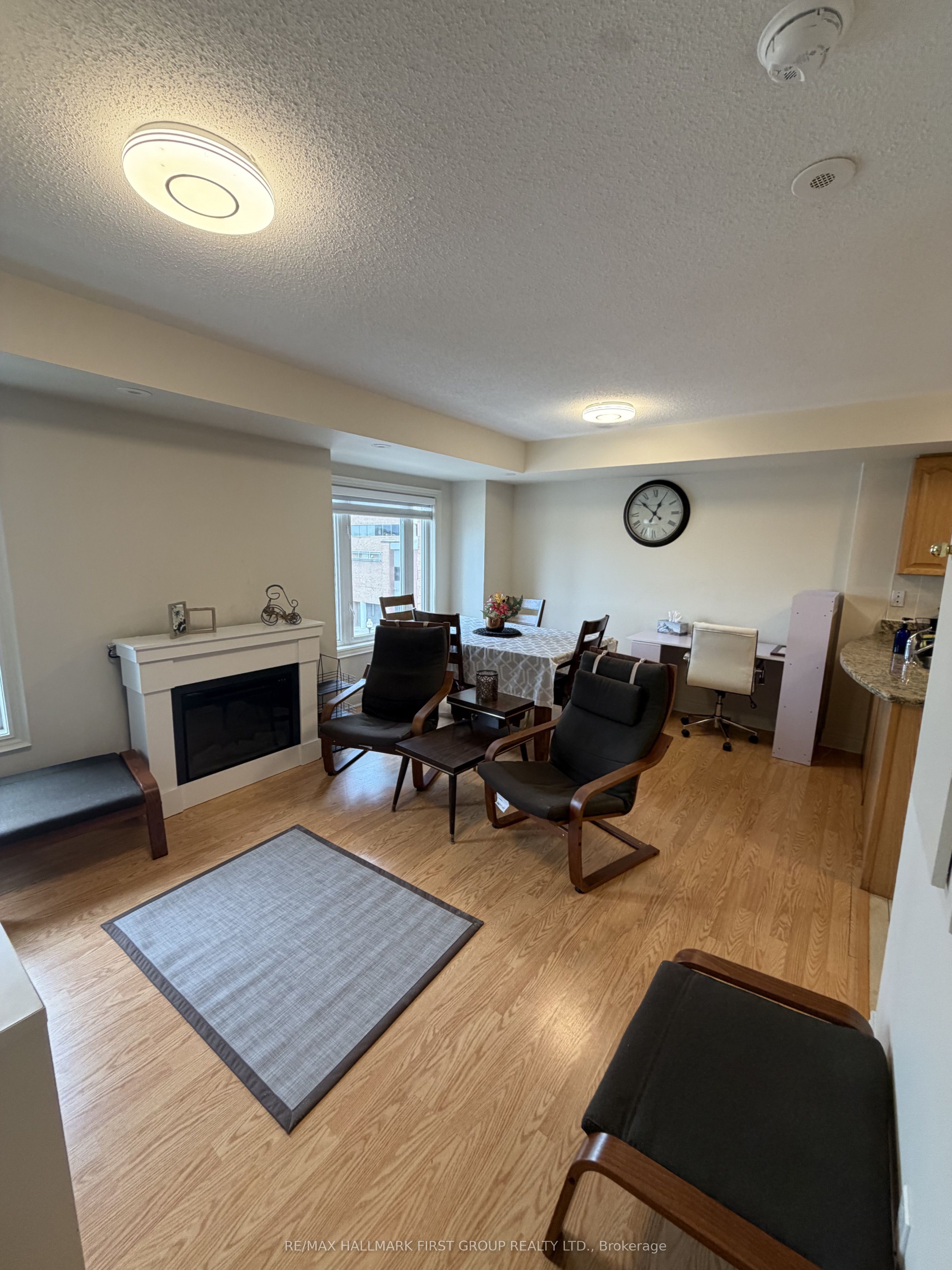 306 John Street 280 Property Photo 2