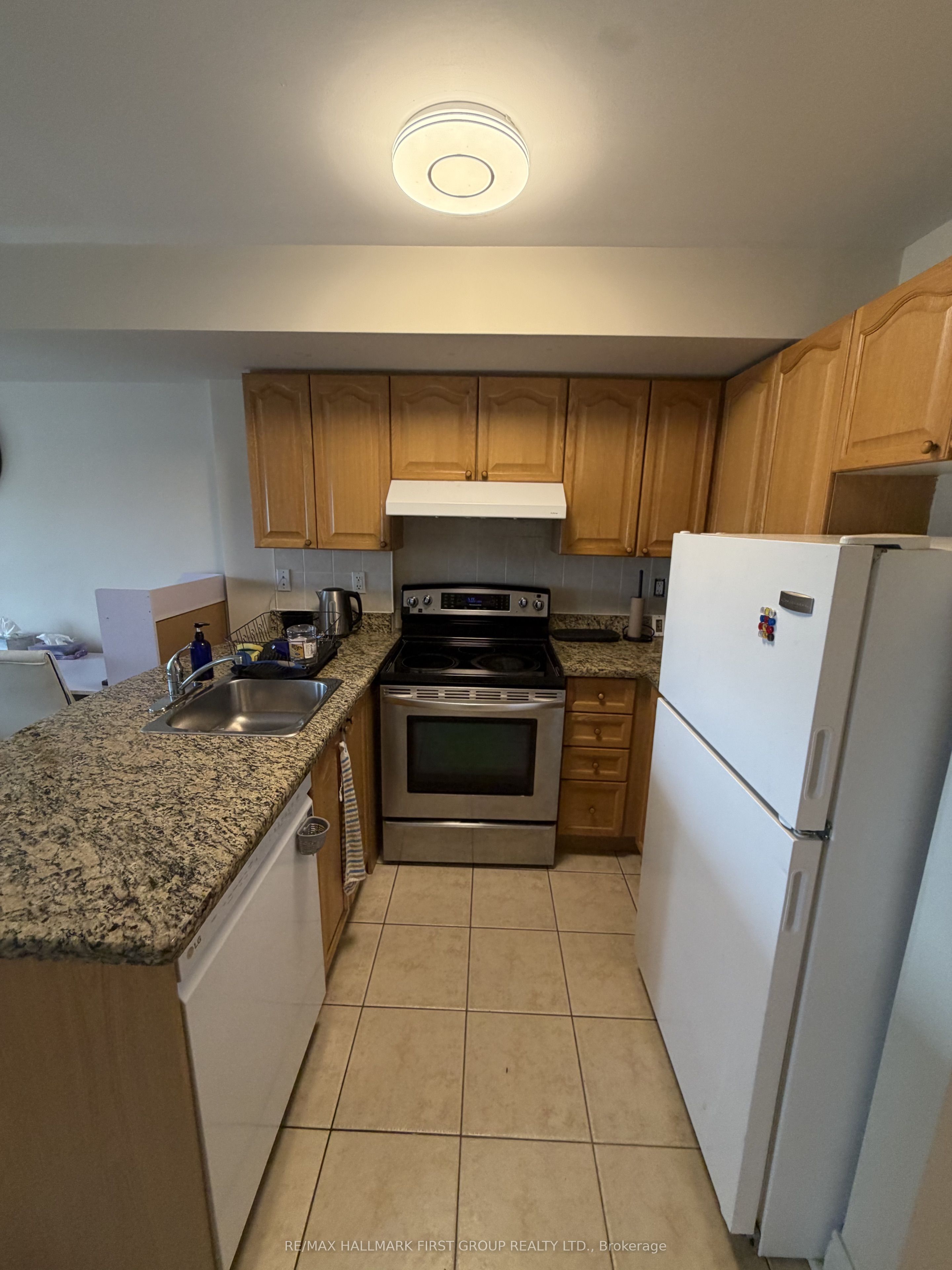 306 John Street 280 Property Photo 7