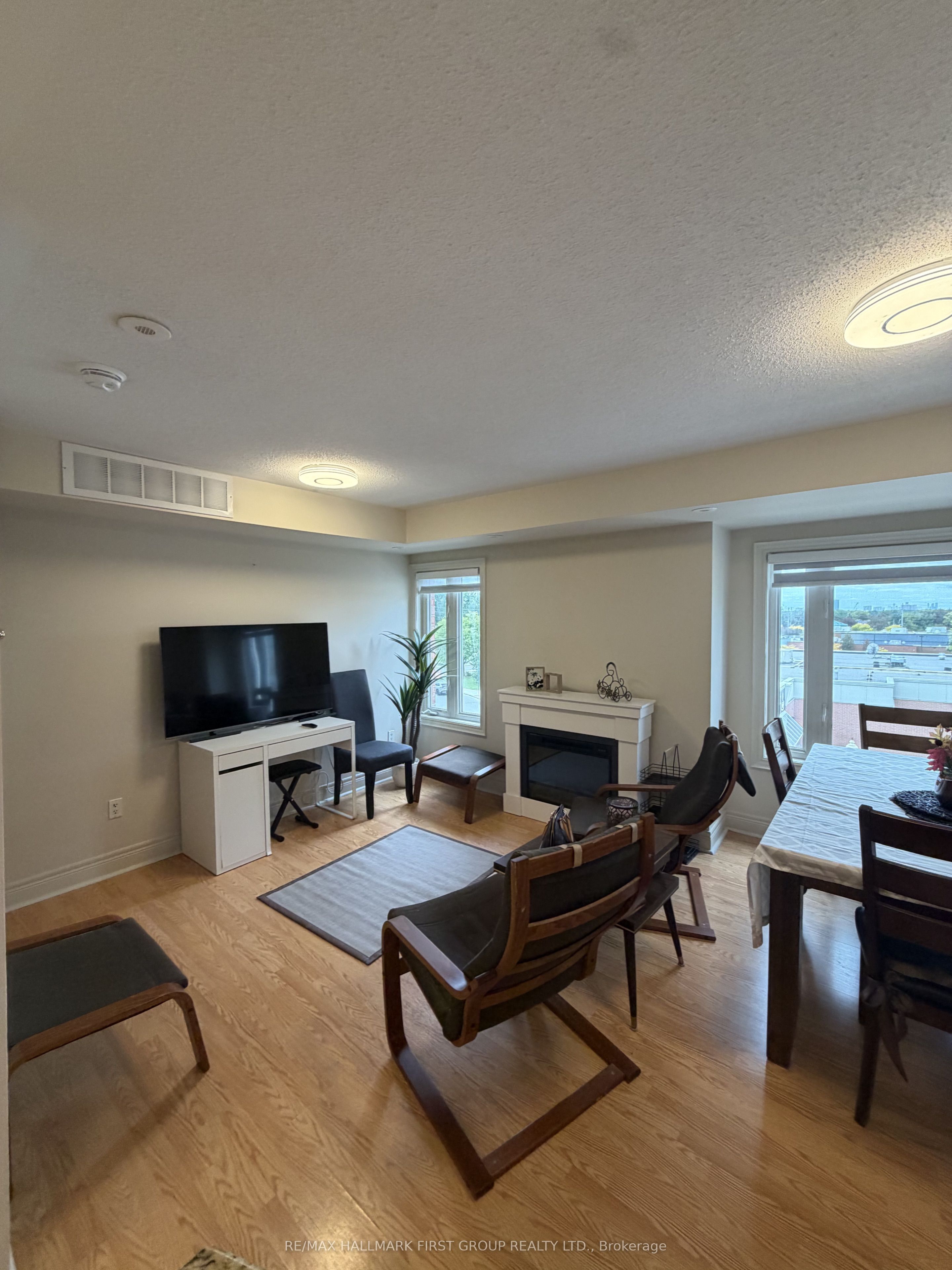 306 John Street 280 Property Photo 9