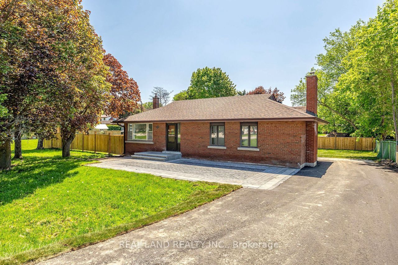 1753 Mt Albert Road Property Photo 3