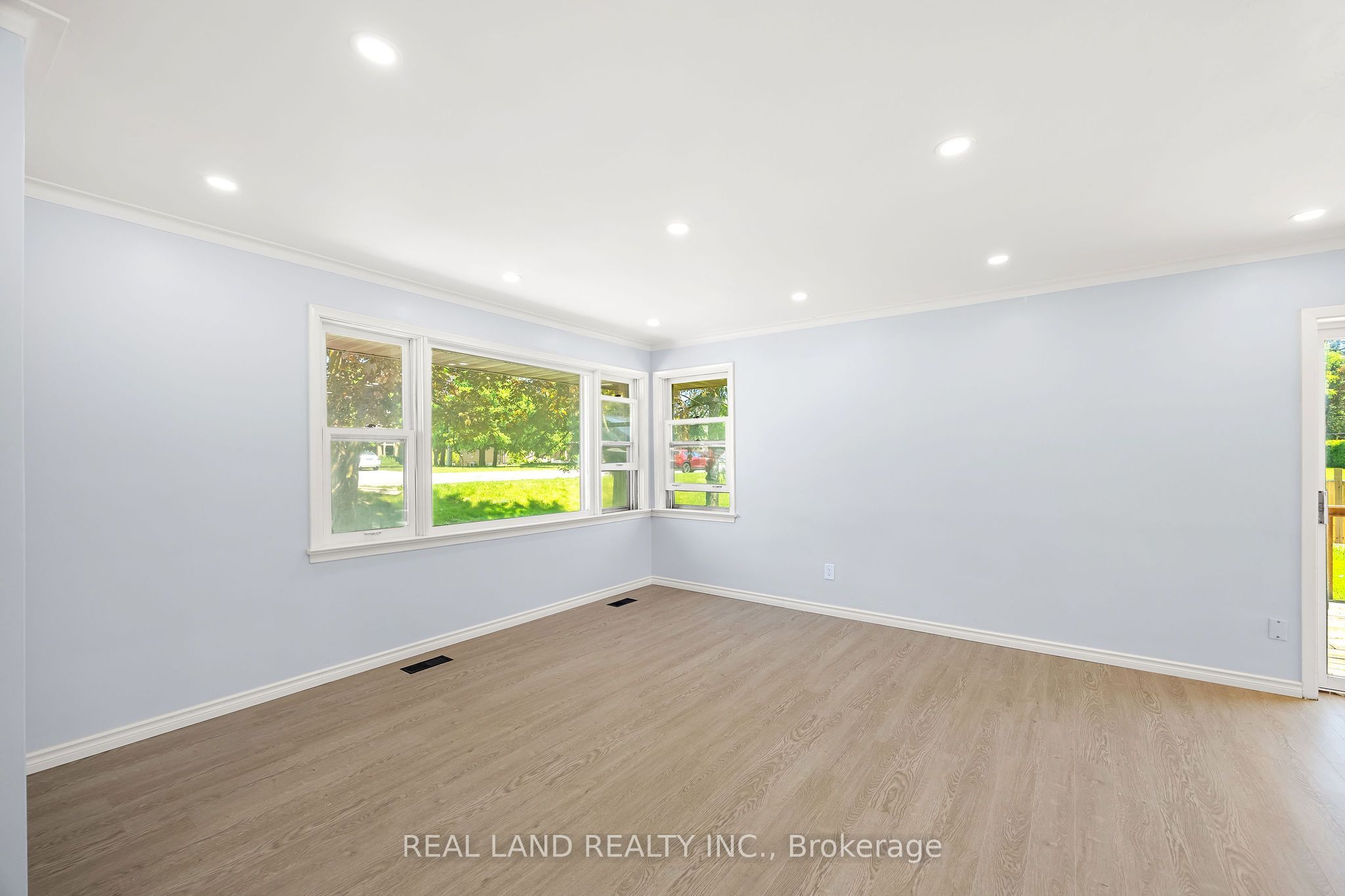 1753 Mt Albert Road Property Photo 6