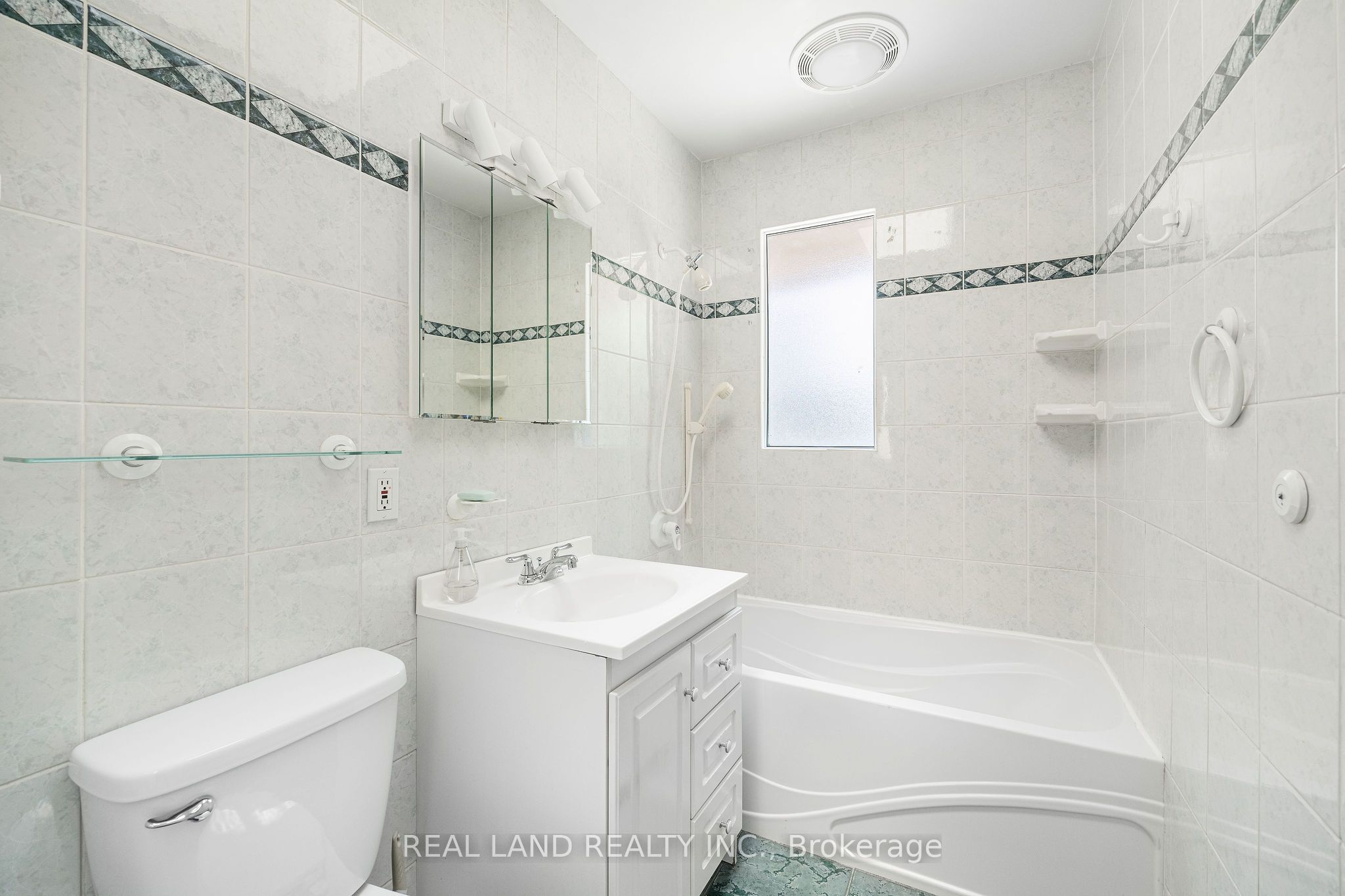 1753 Mt Albert Road Property Photo 21