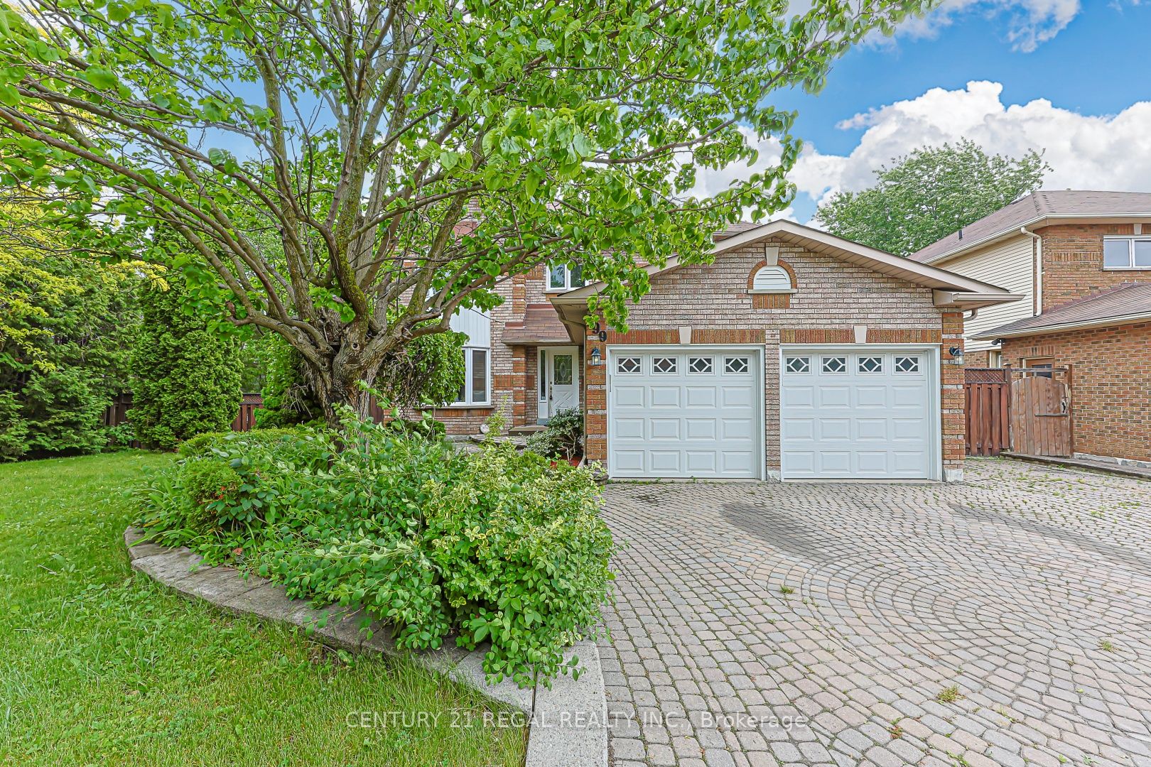 599 Sandford Street Property Photo 1