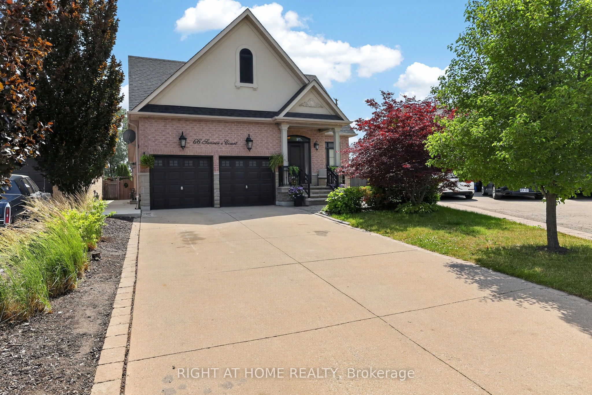 66 Sanremo Court Property Photo 1