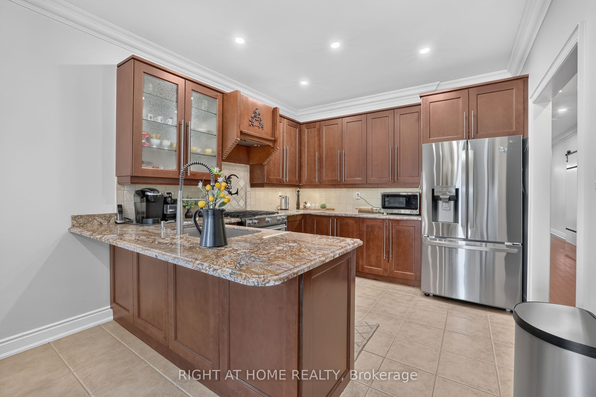 66 Sanremo Court Property Photo 9