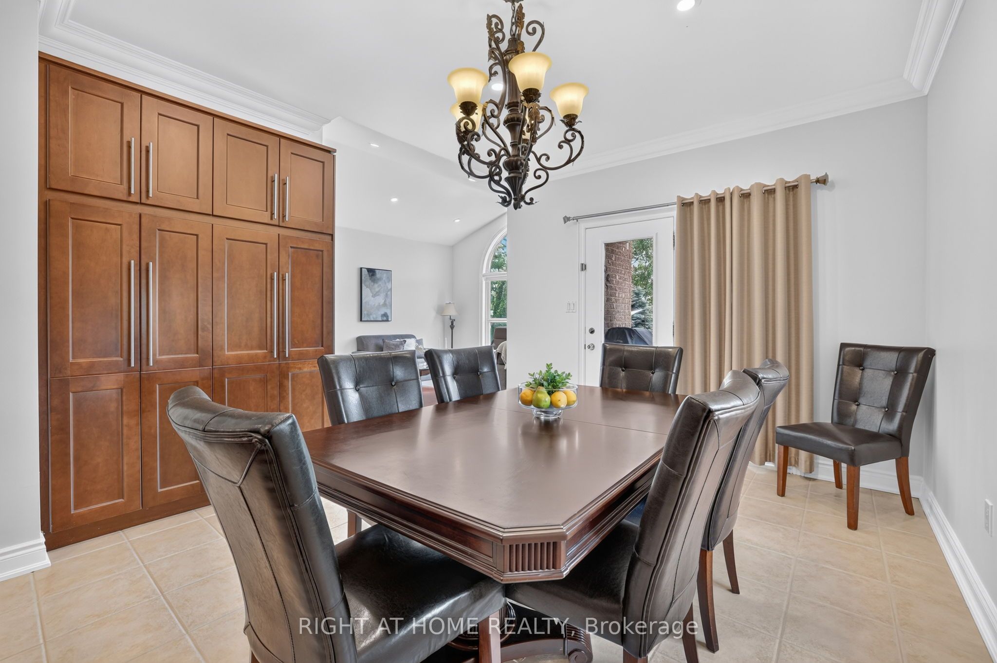 66 Sanremo Court Property Photo 10