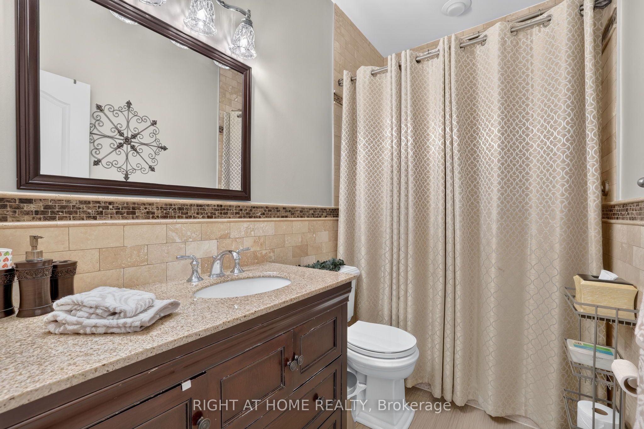 66 Sanremo Court Property Photo 18