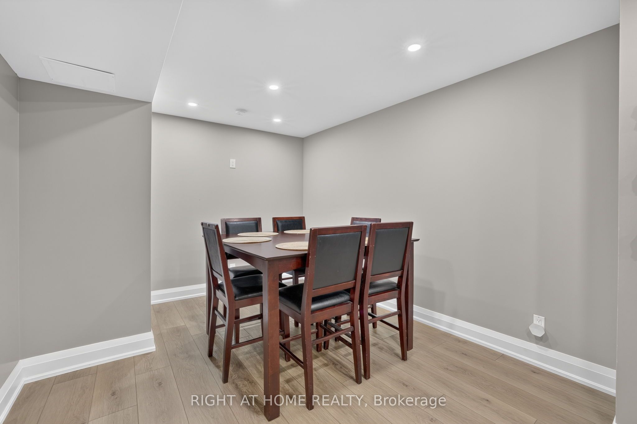 66 Sanremo Court Property Photo 24