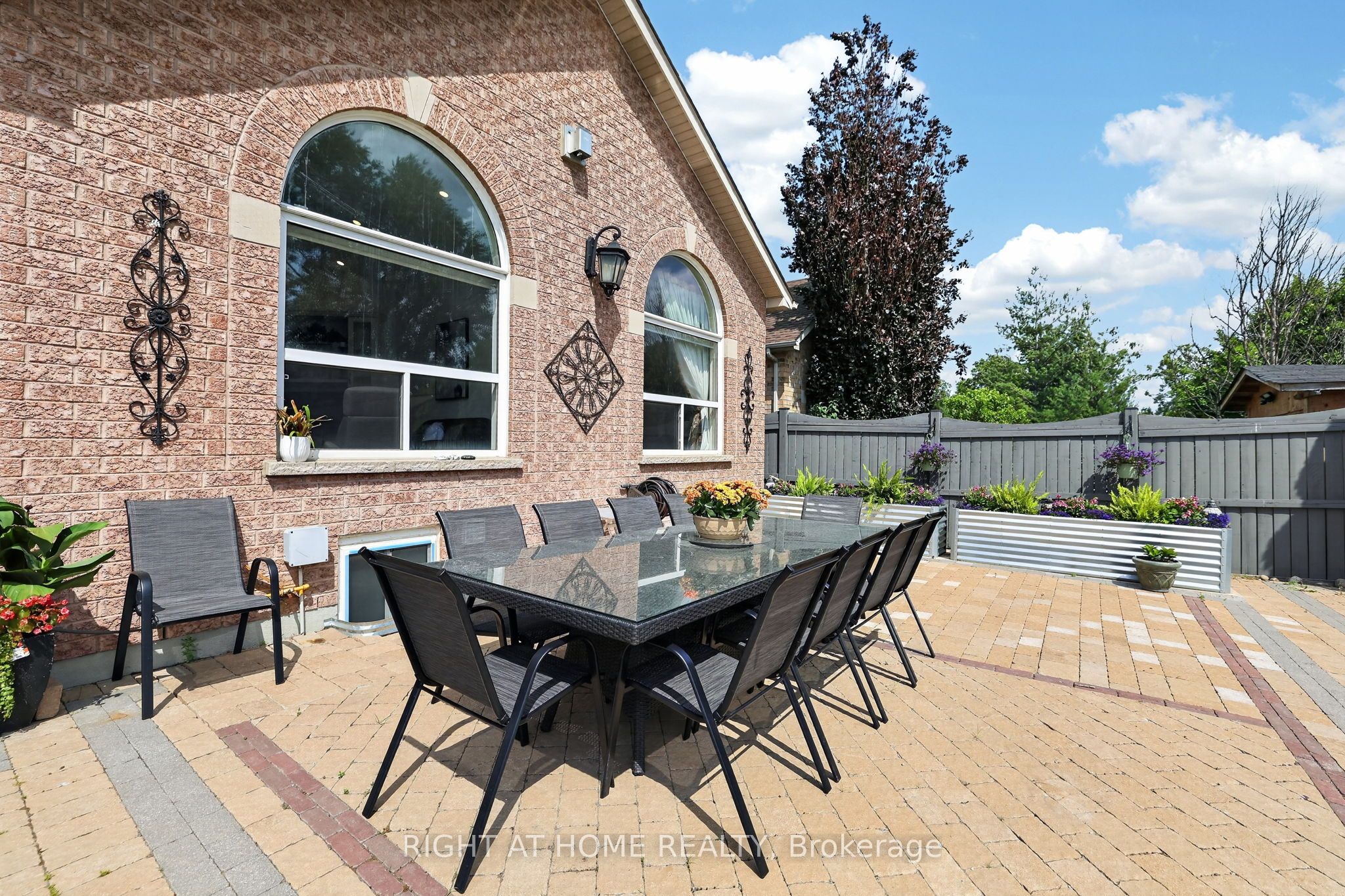 66 Sanremo Court Property Photo 37