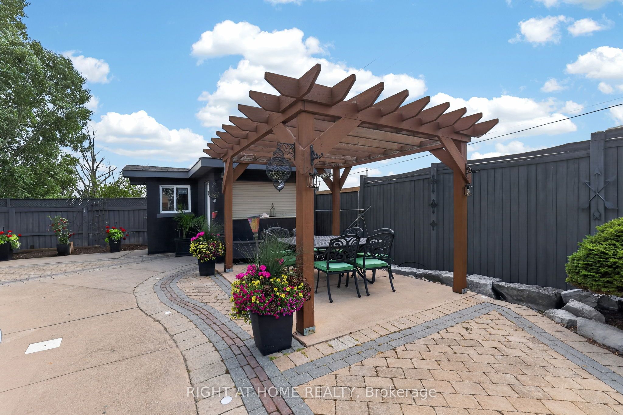 66 Sanremo Court Property Photo 41