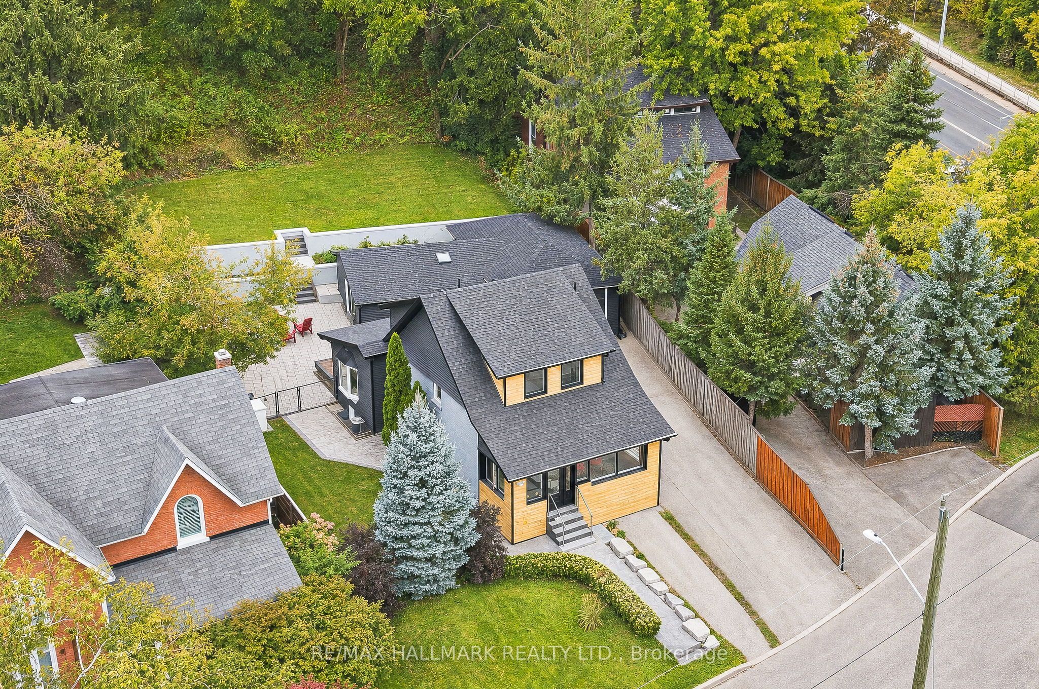 196 Wallace Street Property Photo 2