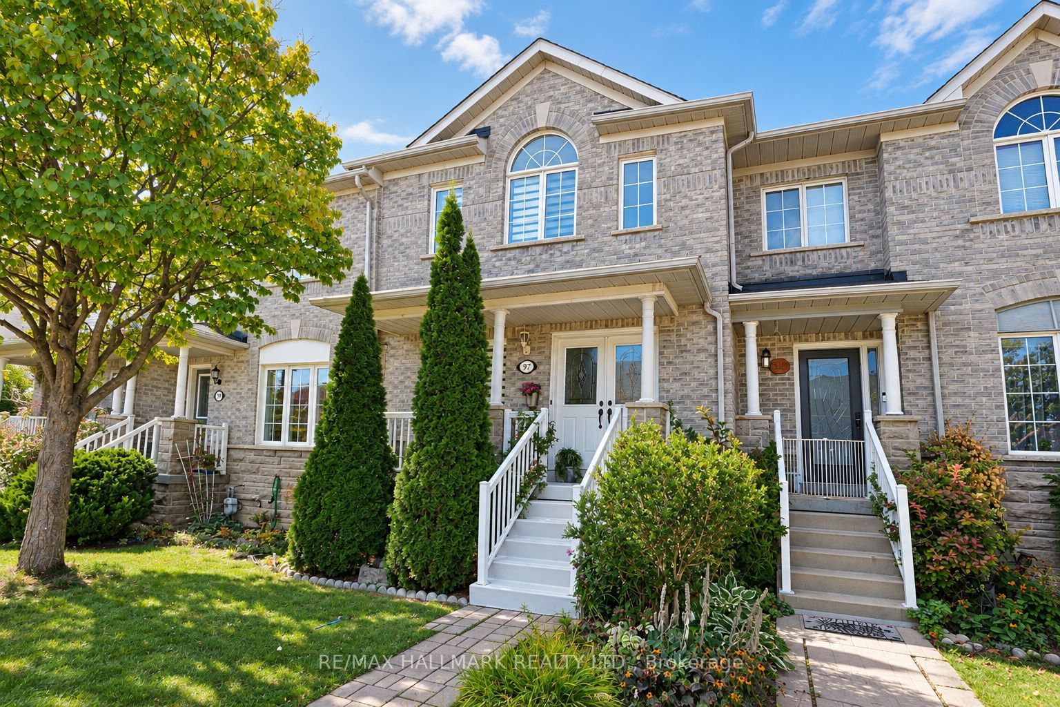 97 Benjamin Hood Crescent Property Photo 1