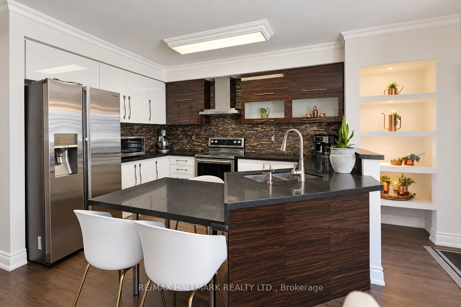 97 Benjamin Hood Crescent Property Photo 17